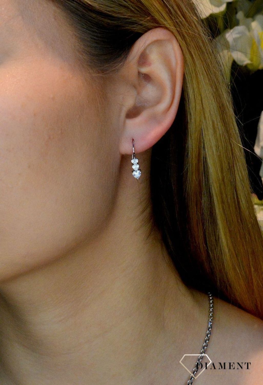 Srebrne kolczyki Potrójne serce bigiel 925 DIA-KLC-8981-925. Damskie kolczyki. Dziecięce kolczyki. Na prezent. Biżuteria na prezent. Delikatne koczyki srebrne. Dla mamy. Na dzien mamy. Kolczyki serca..jpg