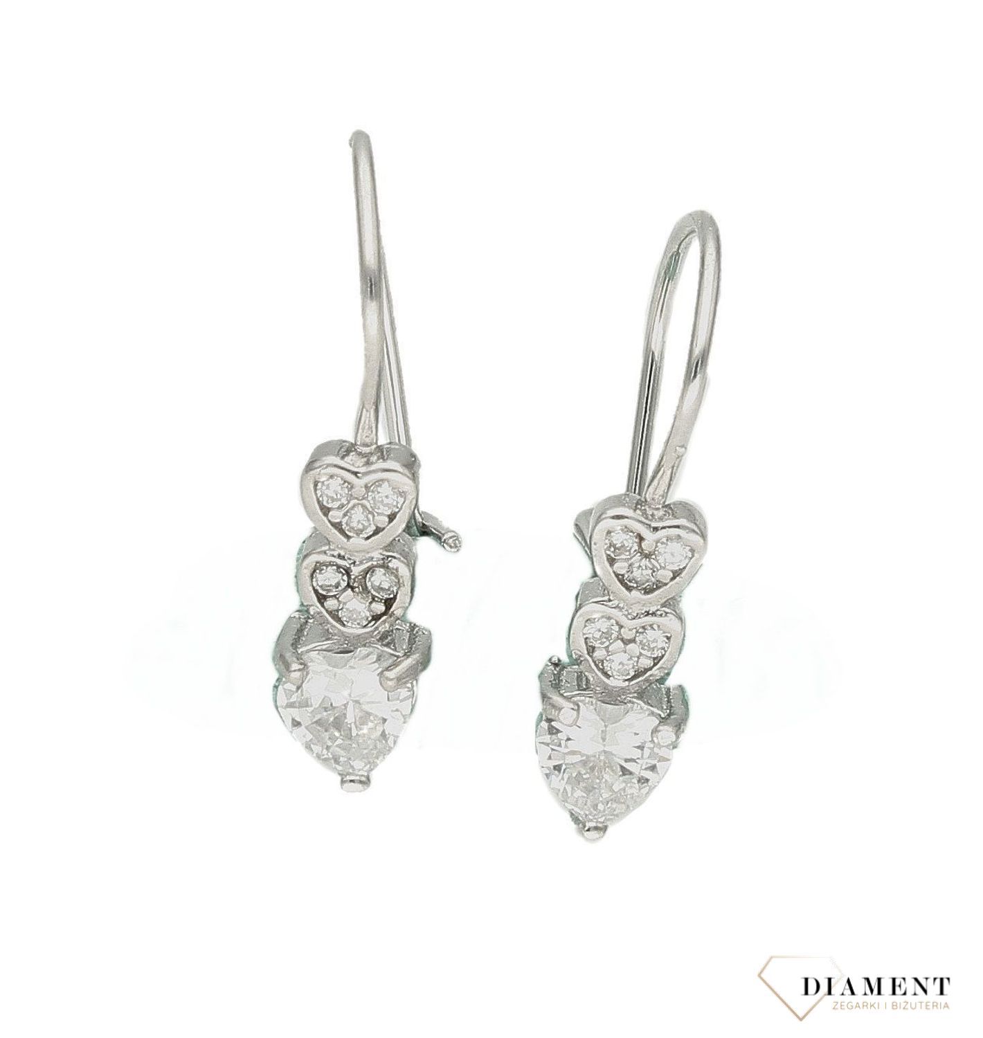 Srebrne kolczyki Potrójne serce bigiel 925 DIA-KLC-8981-925. Damskie kolczyki. Dziecięce kolczyki. Na prezent. Biżuteria na prezent. Delikatne koczyki srebrne. Dla mamy. Na dzien mamy. Kolczyki serca..jpg