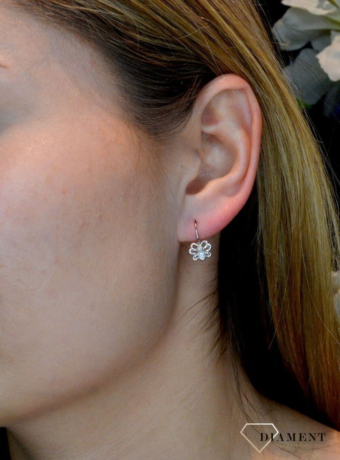 Kolczyki srebrne dziecięce Srebrne motylki bigiel 925 DIA-KLC-8982-925. Kolczyki na prezent dla dziewczynki. Kolczyki motylek. Prezent dla nastolatki dla dziecka. Biżuteria dla dzieci. Prezent na komunie. Kolczyki dla dziecka..jpg