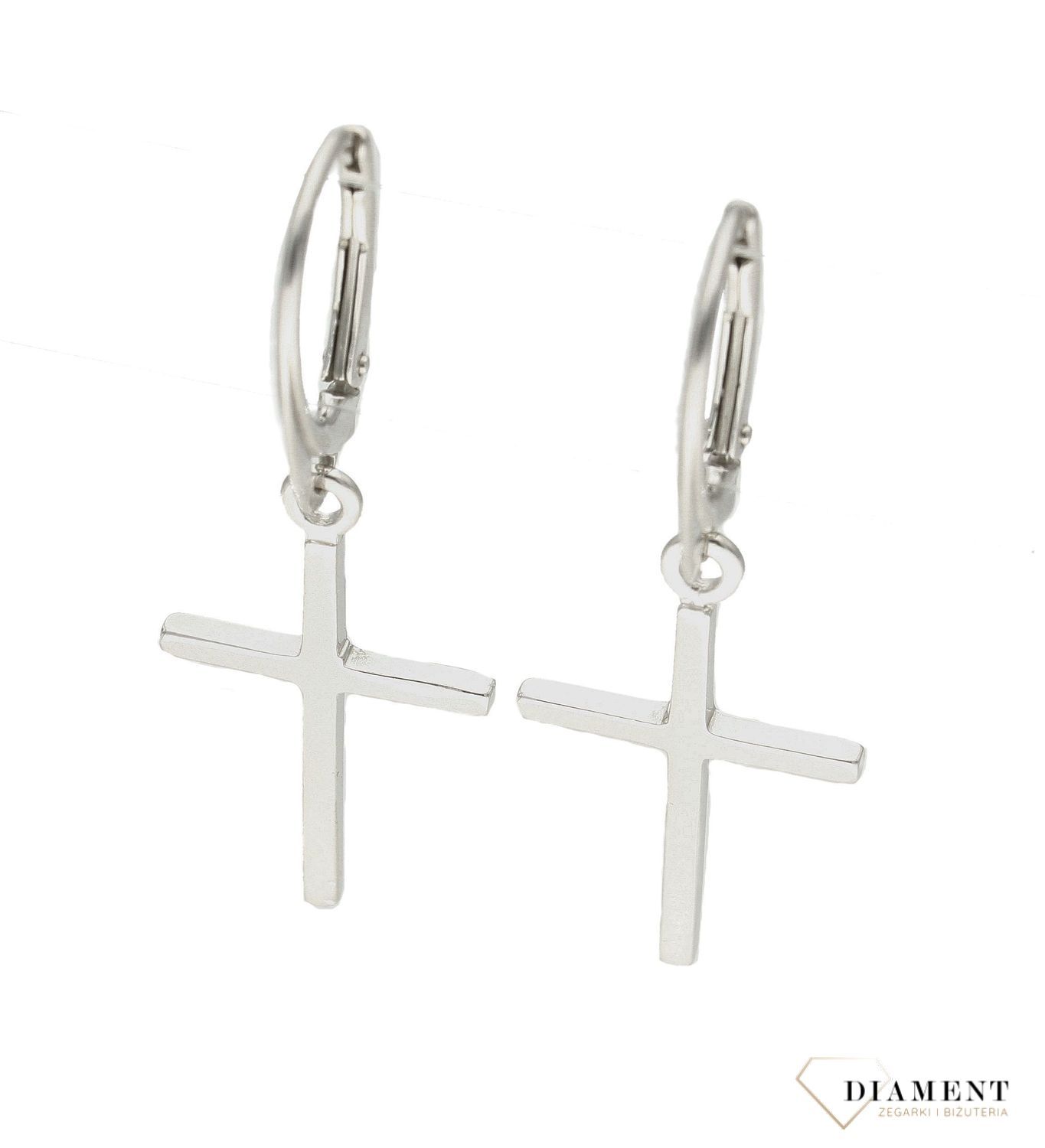 Srebrne kolczyki wiszące krzyże 925 DIA-KLC-8987-925.  Motyw lubiany przez blogerki z pewnością przypadnie do gustu każdej modnej kobiecie. Kolczyki krzyże. Insta kolczyki. Kolczyki blogerek. Modne kolczyki..jpg