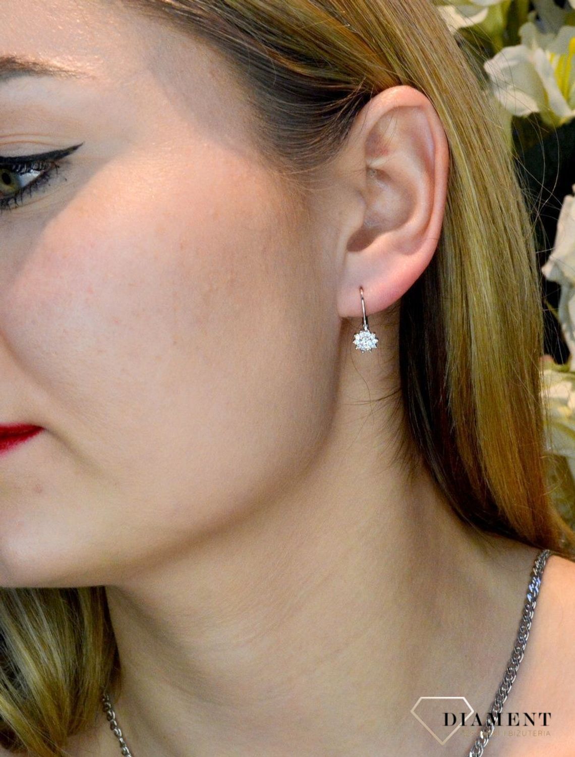 Srebrne kolczyki damskie klasyczna cyrkonia 925 DIA-KLC-8988-925. Delikatna biżuteria. Dla mamy. Na dzien matki. Kolczyki serca. Krótkie kolczyki. Kolczyki wygodne zapięcie angielskie. Minimalistyczne kolczyki. insta biżuteria.jpg