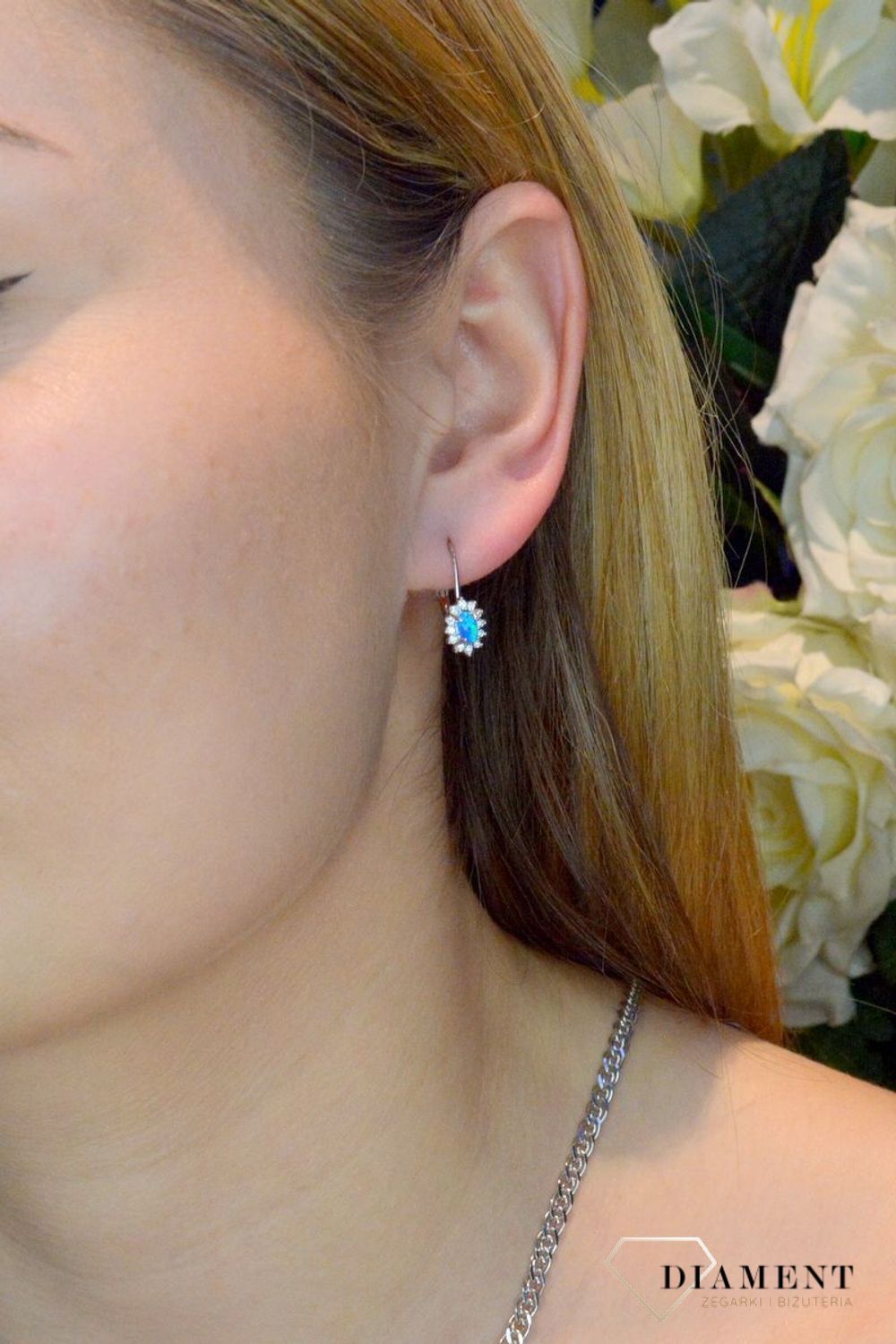 Srebrne kolczyki wiszące opal niebieski 925 DIA-KLC-8989-925.  Delikatna biżuteria. Dla mamy. Na dzien matki. Kolczyki serca. Krótkie kolczyki. Kolczyki wygodne zapięcie angielskie. Minimalistyczne kolczyki. insta biżuteria. B.jpg