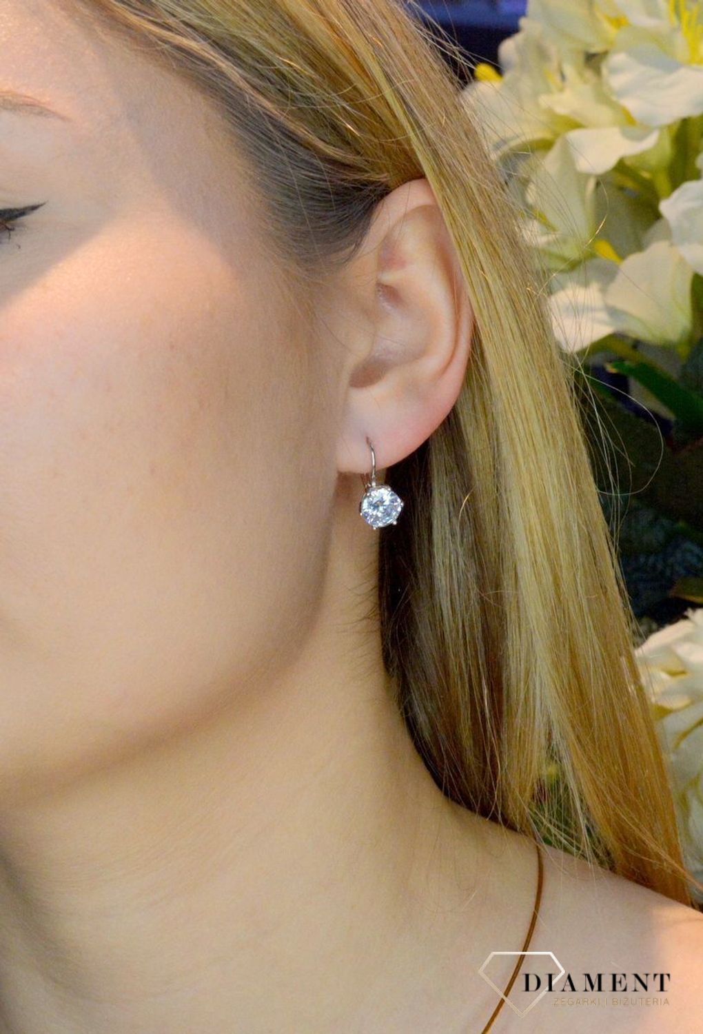 Srebrne kolczyki elegancka cyrkonia 925 DIA-KLC-8990-925. Kolczyki na prezent. Kolczyki na dzień mamy. Kolczyki liście. Modna biżuteria. Dla mamy. Kobieca biżuteria. Elegancka biżuteria na co dzień..jpg
