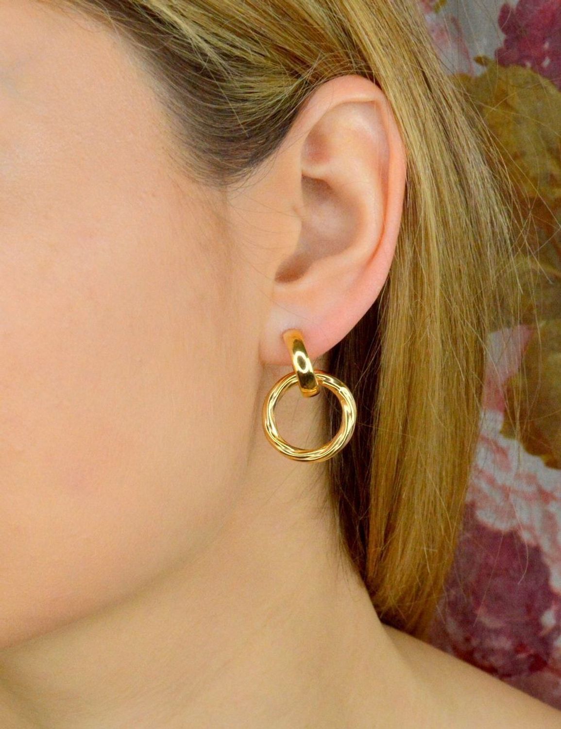 Srebrne kolczyki podwójne kołeczka pokryte złotem DIA-KLC-9086-925. Całość wykonana z najwyższej jakości srebra próby 925 w pozłoceniu. Biżuteria to świetny pomysł na prezent. Srebrne kolczyki o bardzo efektownym modelu..jpg