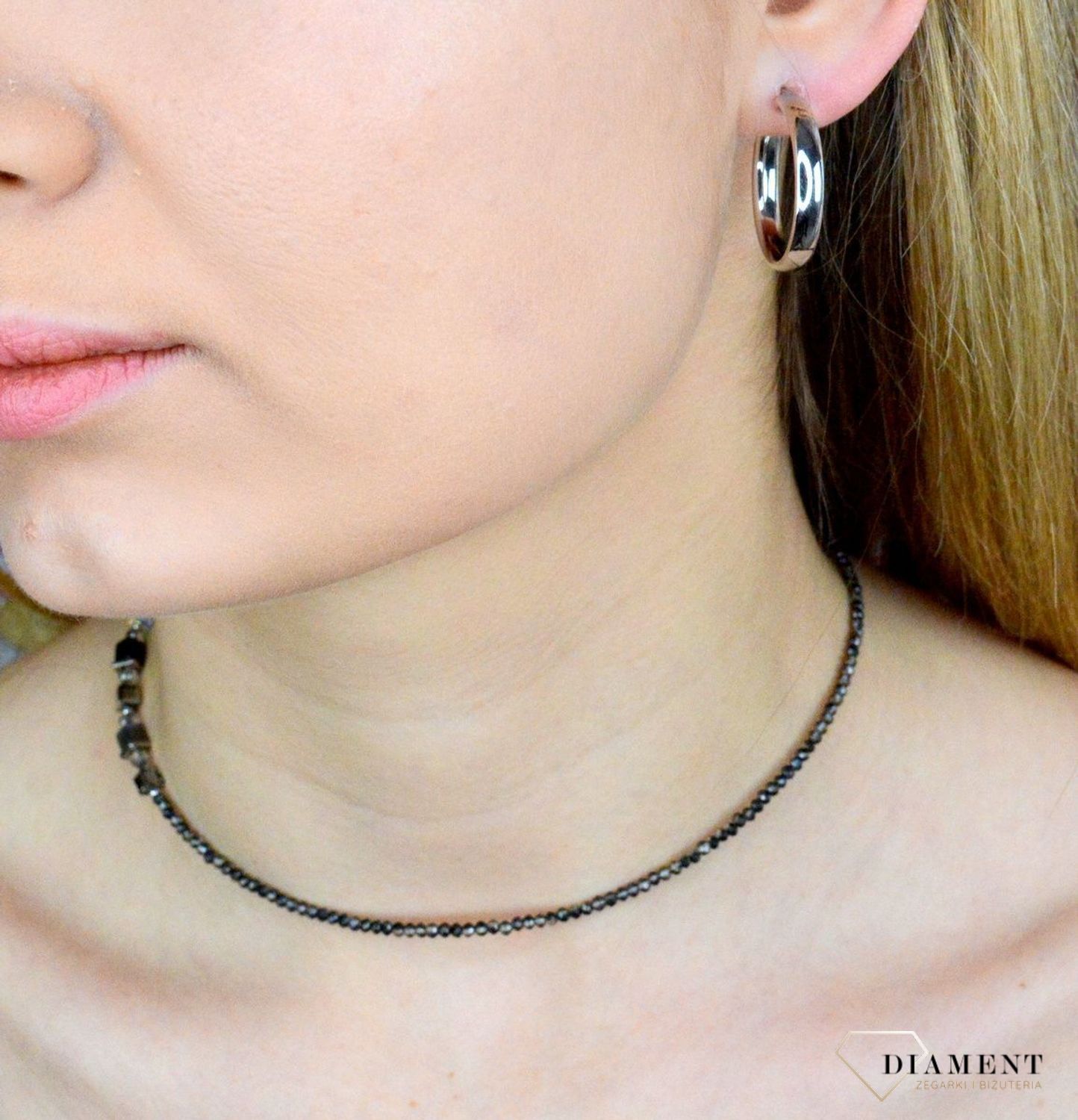 Srebrne kolczyki damskie kółka gładkie DIA-KLC-9094-925. Biżuteria to świetny pomysł na prezent. Srebrne kolczyki o bardzo prostym modelu, a jednocześnie niezwykle efektowne. Kolczyki kółka na prezent..jpg