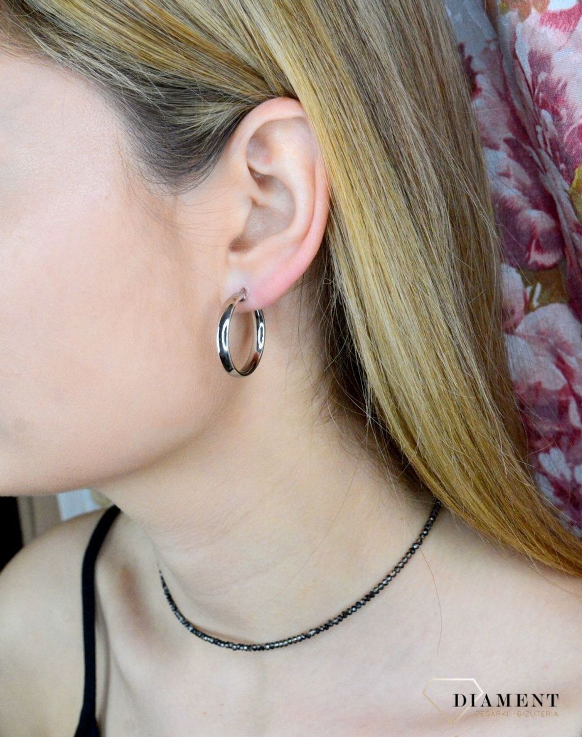 Srebrne kolczyki damskie kółka gładkie DIA-KLC-9094-925. Biżuteria to świetny pomysł na prezent. Srebrne kolczyki o bardzo prostym modelu, a jednocześnie niezwykle efektowne. Kolczyki kółka na prezent..jpg