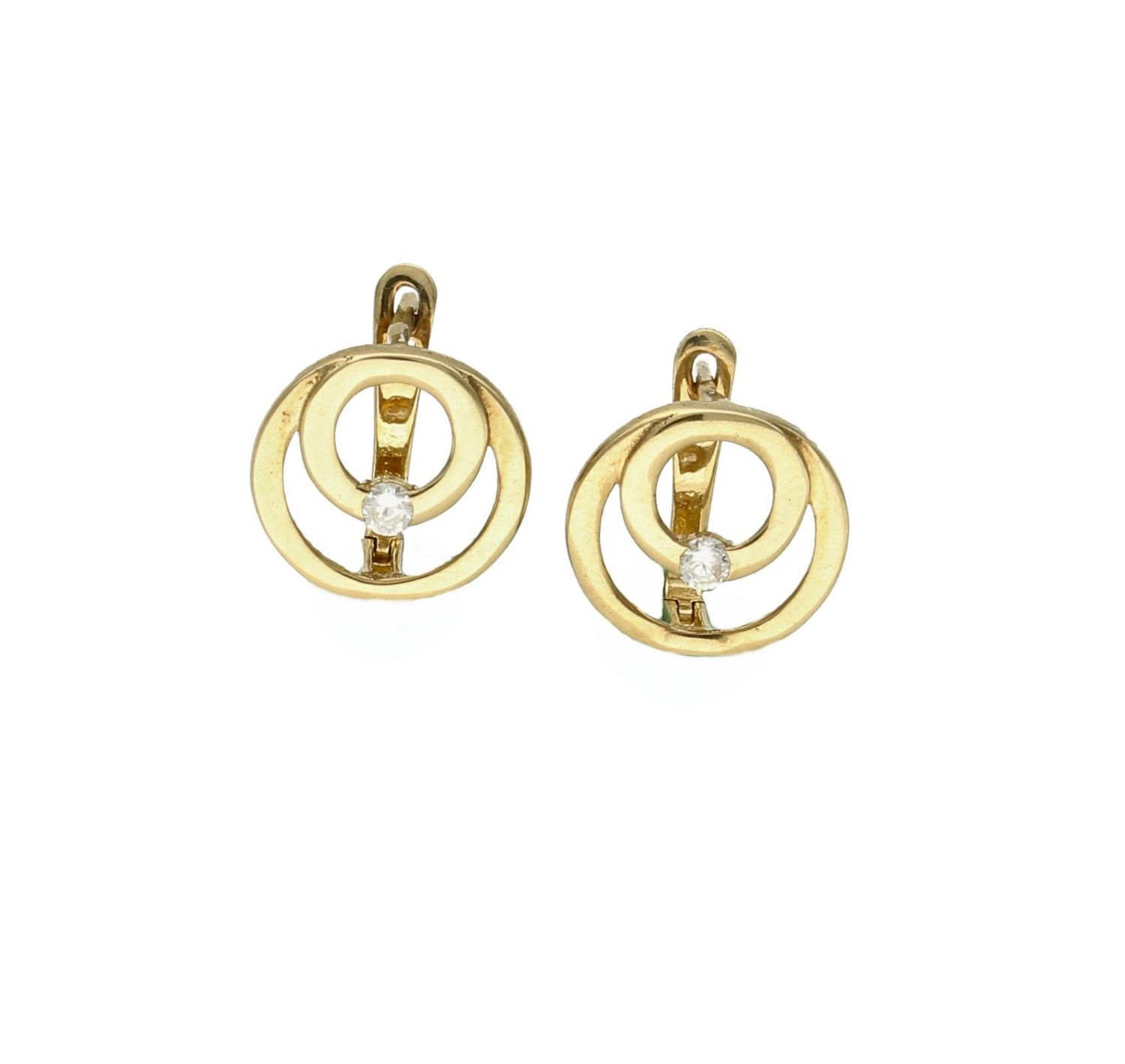 Złote kolczyki 333 kółeczka z zapięciem angielskim DIA-KLC-9145-333.  Wyjątkowe kolczyki inspirowane motywem koła ukazują kolejną odsłonę biżuterii, w której został przełamany ponadczasowym blaskiem wyjątkowego kruszcu. Delika.jpg