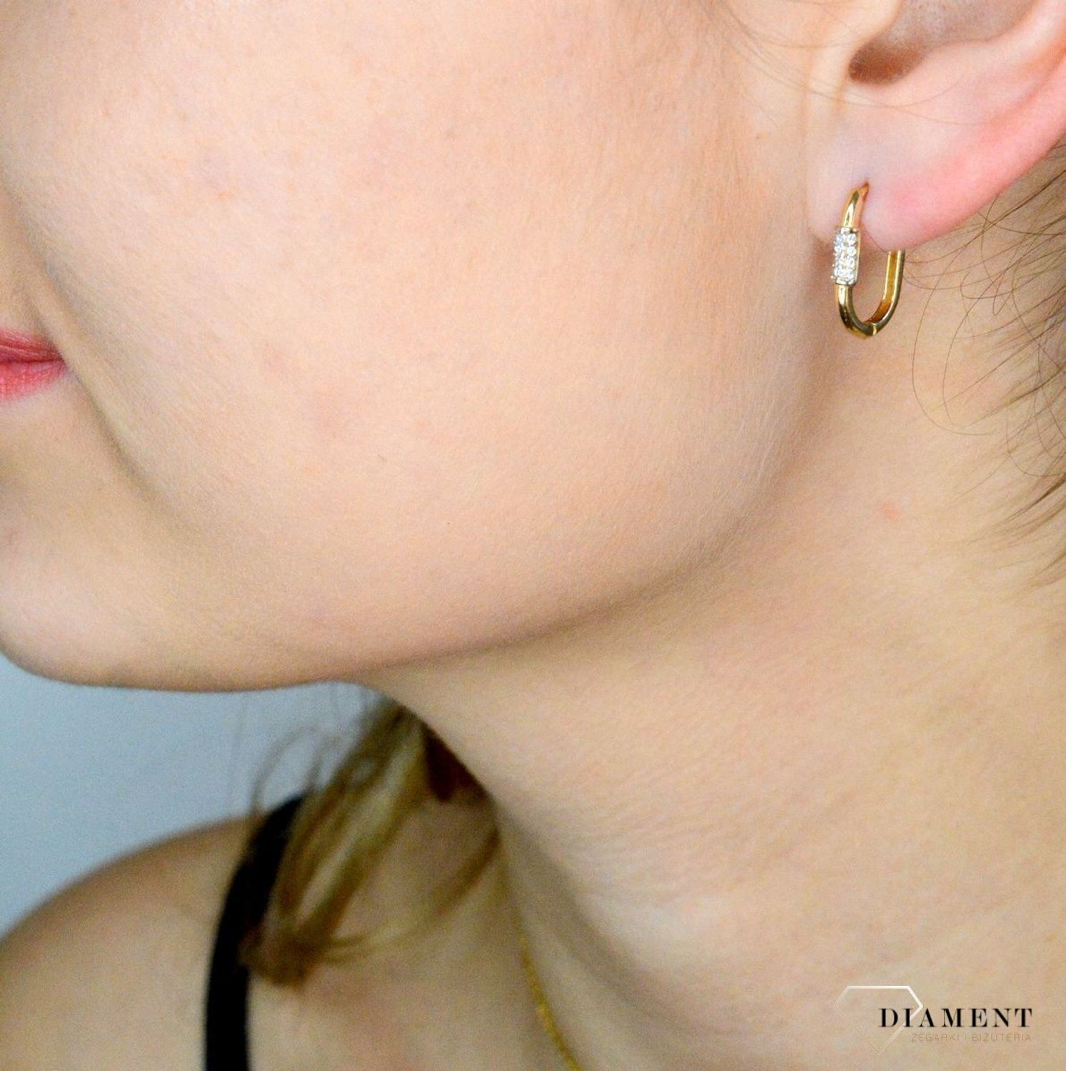 Złote kolczyki 585 o podłużnym kształcie z cyrkoniami DIA-KLC-9359-585.jpg
