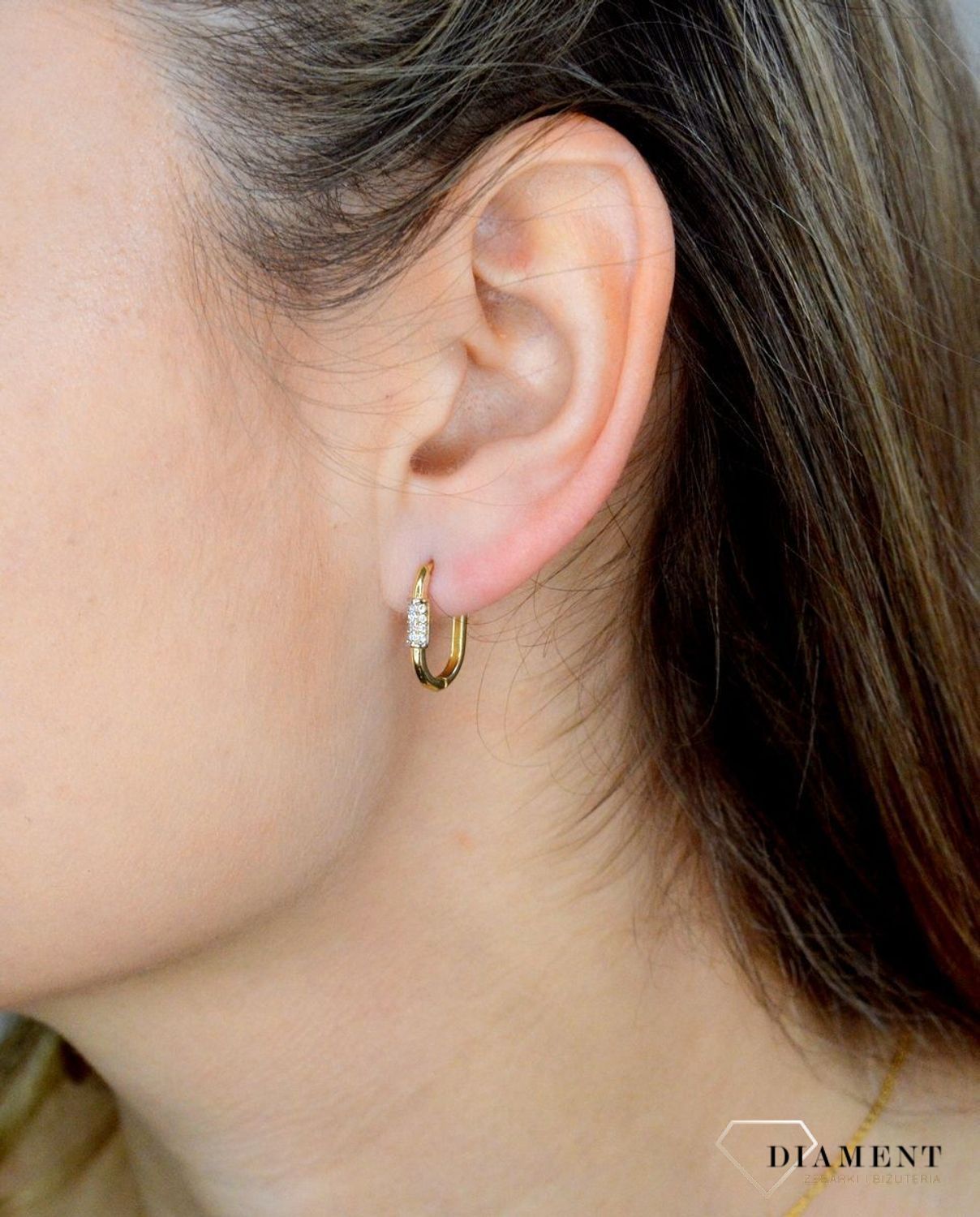 Złote kolczyki 585 o podłużnym kształcie z cyrkoniami DIA-KLC-9359-585.jpg