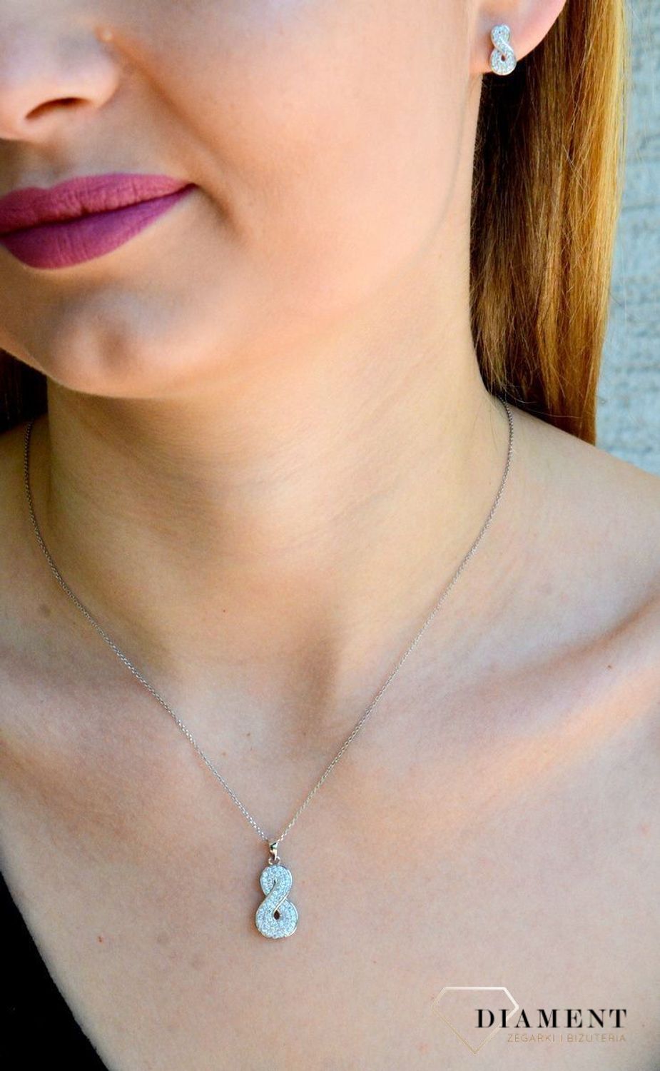 Kolczyki srebrne znak nieskończoności wkrętki DIA-KLC-9418-925. Kolczyki z modnym motywem jakim jest znak nieskończoności to dos.jpg