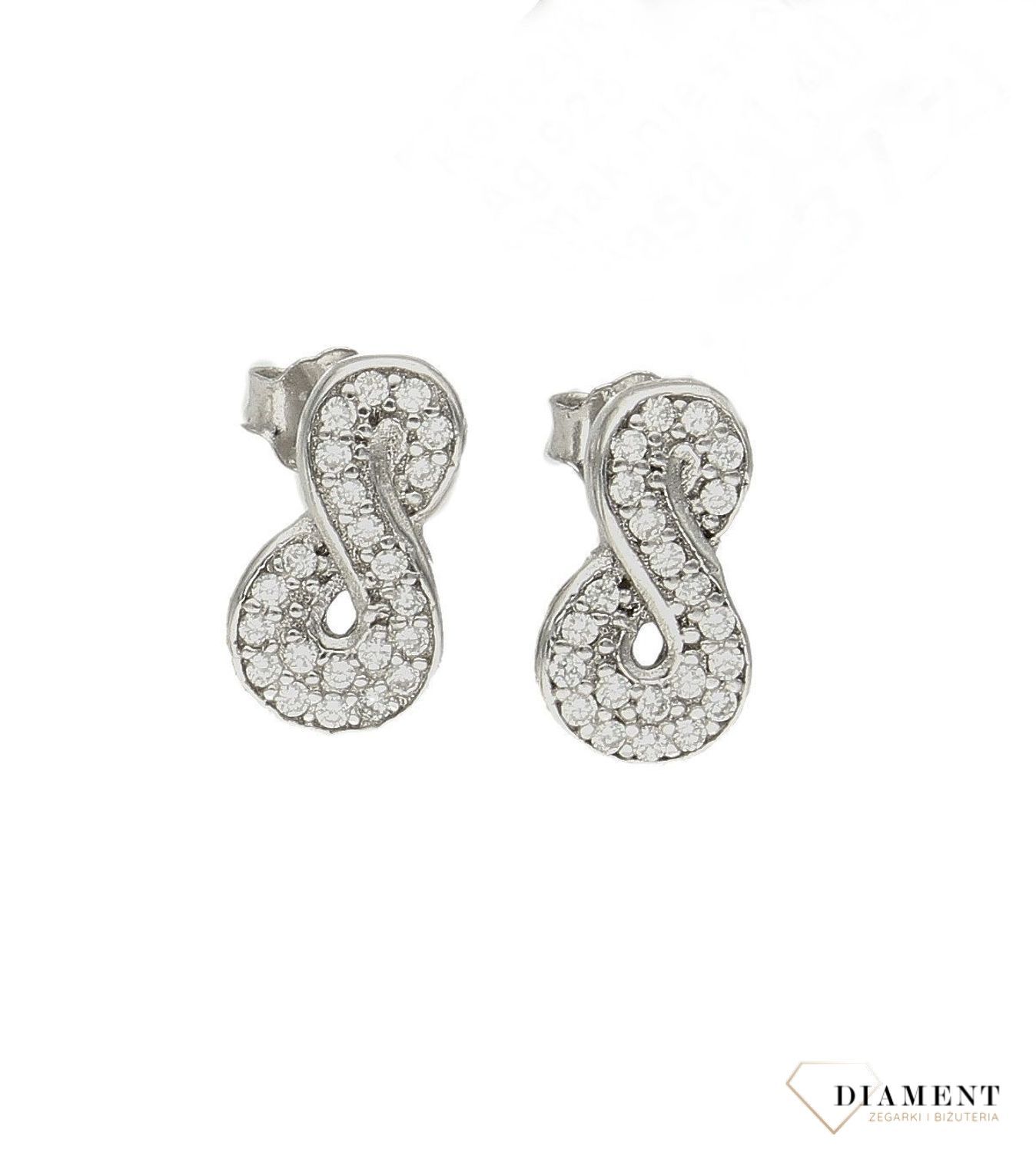 Kolczyki srebrne znak nieskończoności wkrętki DIA-KLC-9418-925. Kolczyki z modnym motywem jakim jest znak nieskończoności to dos.jpg