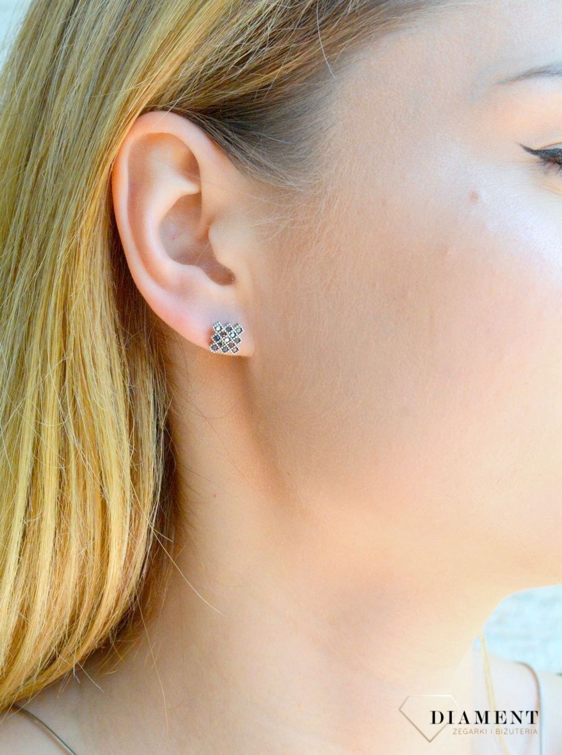 Srebrne kolczyki kwadraciki z czarnymi cyrkoniami DIA-KLC-9428-925d.jpg