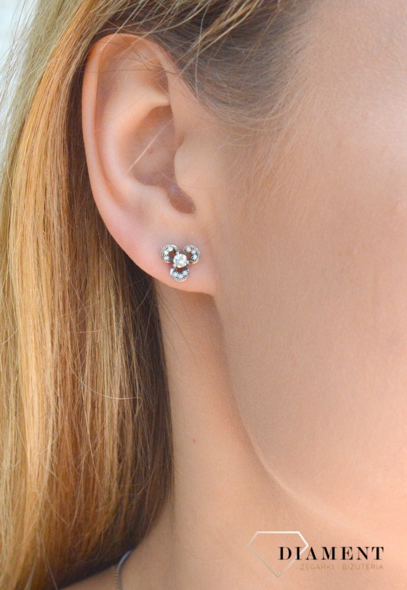 Srebrne kolczyki kwiatki rodowane z cyrkoniami DIA-KLC-9439-925dds.jpg