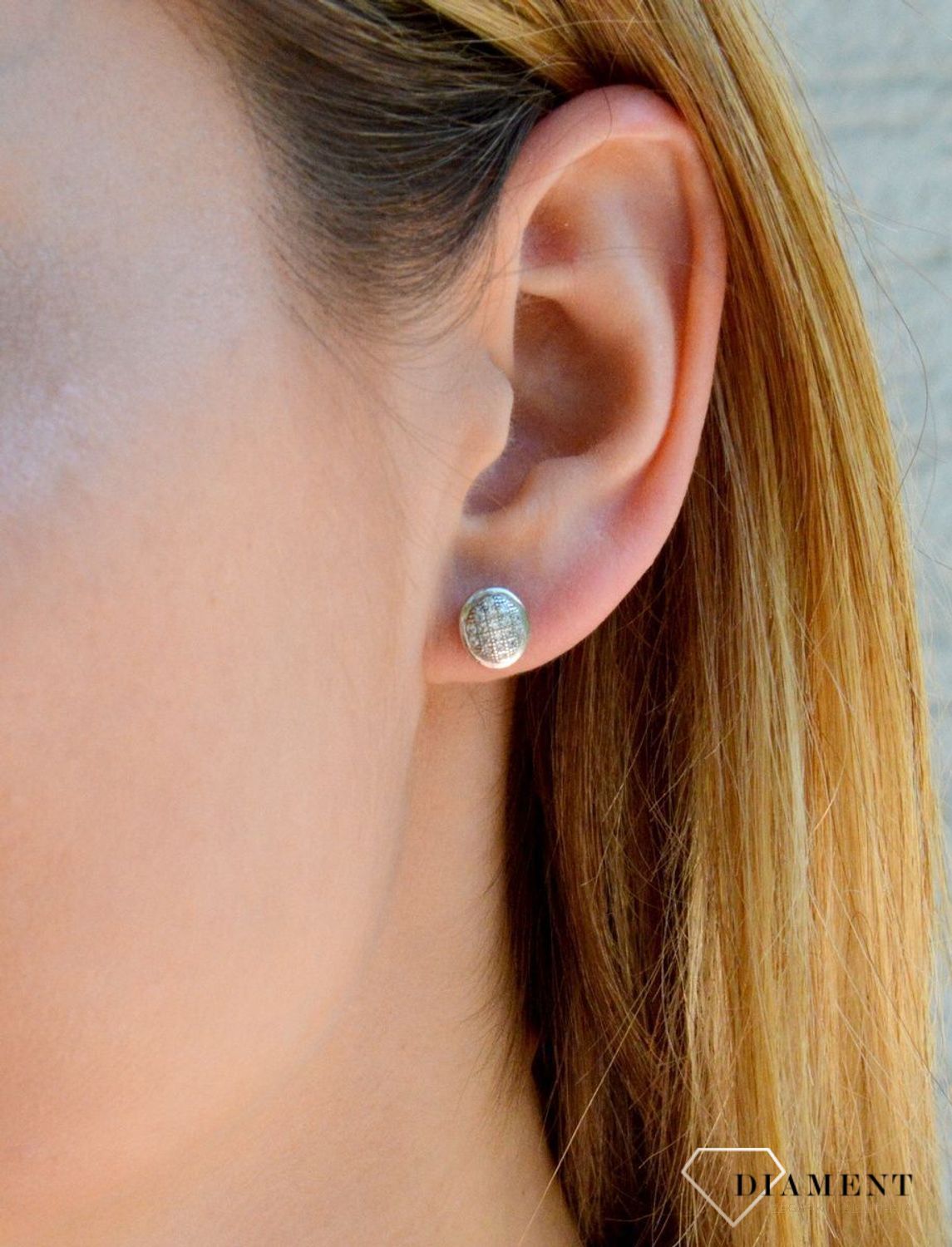 Srebrne kolczyki owalne wysadzone cyrkoniami wkrętki DIA-KLC-9453-925d.jpg