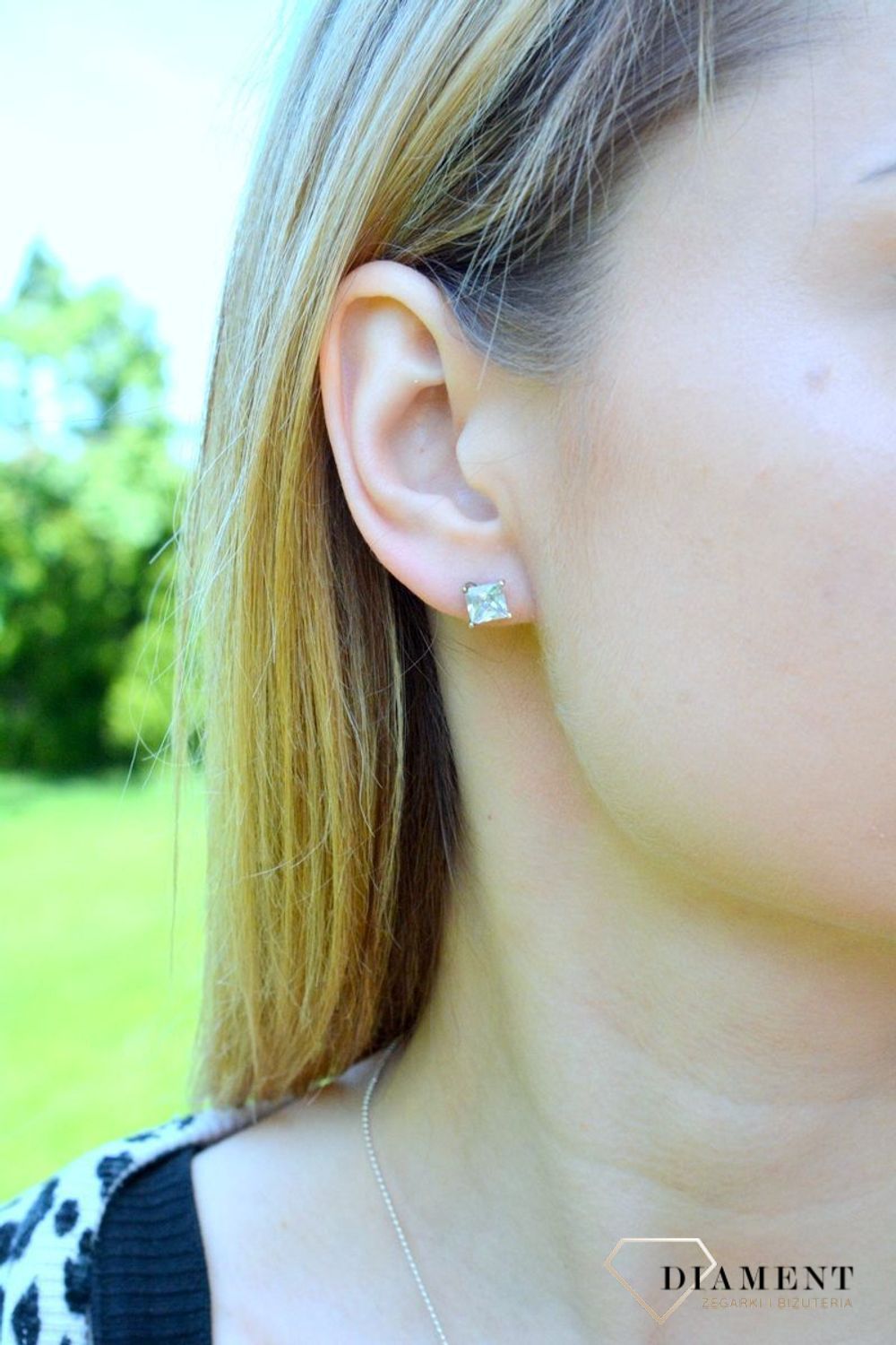 Srebrne kolczyki kwadraciki z dużą cyrkonią DIA-KLC-9459-925c.jpg