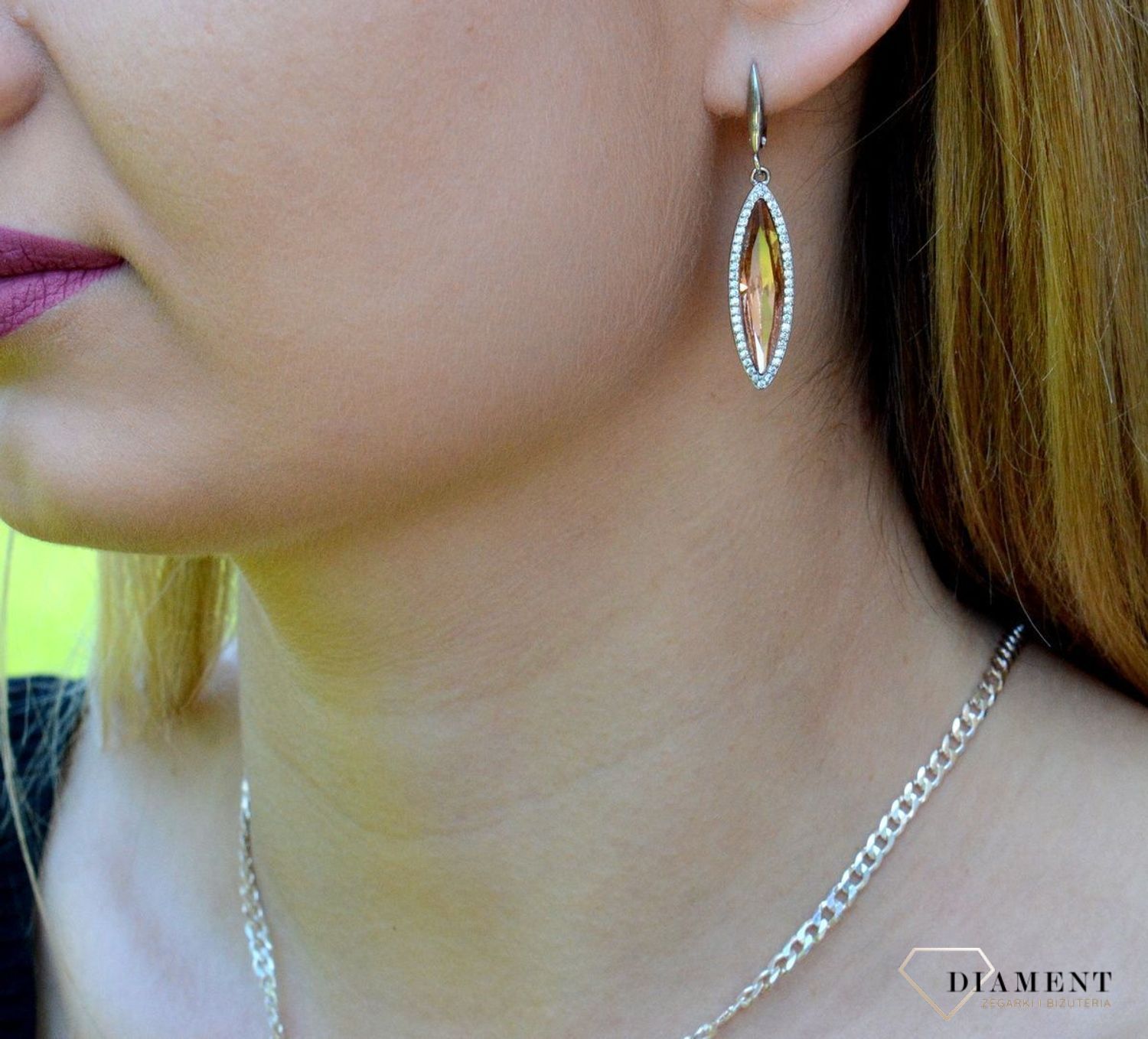 Srebrne kolczyki długie sopelki w łososiowym kolorze DIA-KLC-9464-925f.jpg