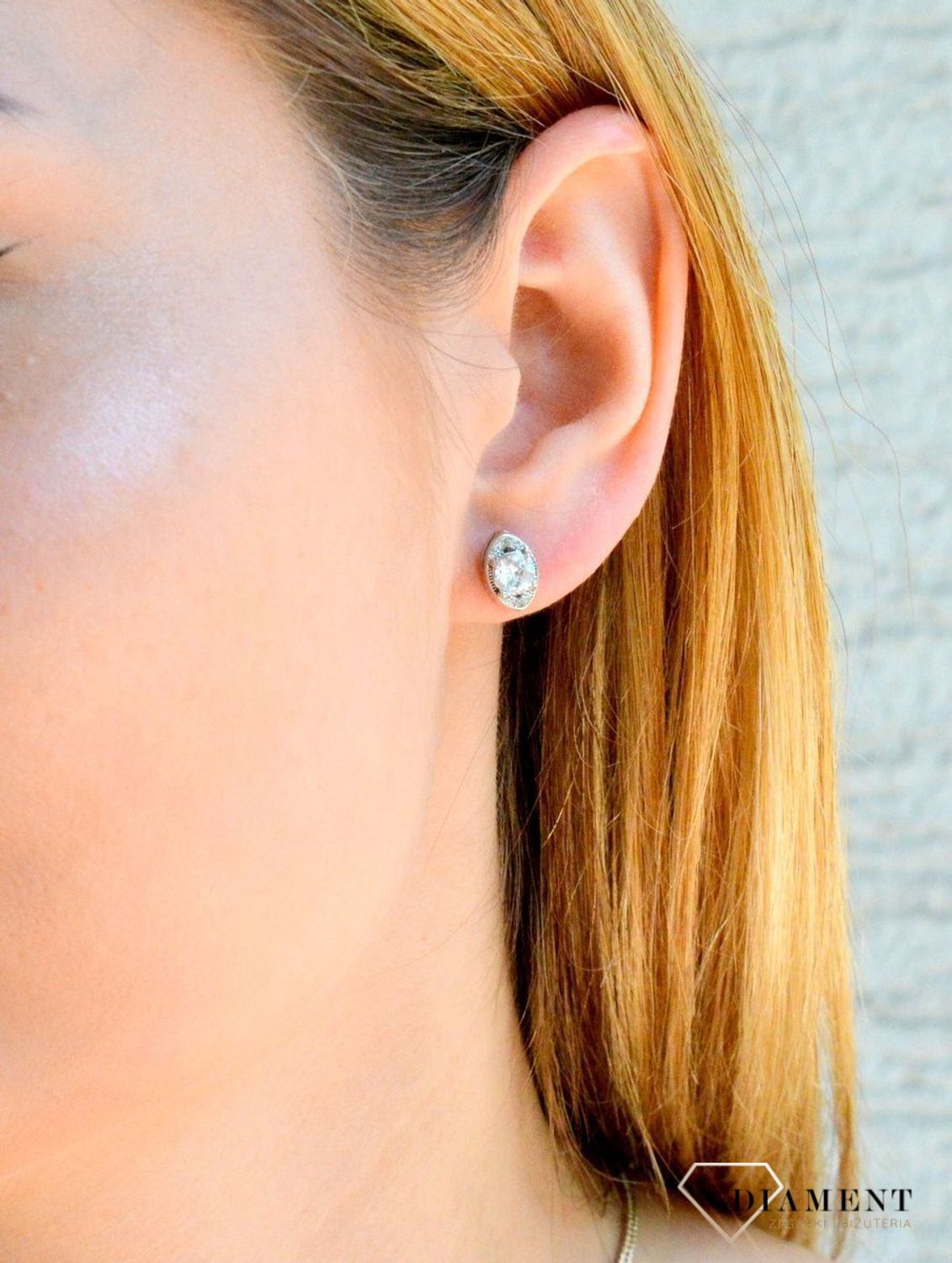 Srebrne kolczyki owalne z cyrkoniami wkrętki DIA-KLC-9473-925c.jpg