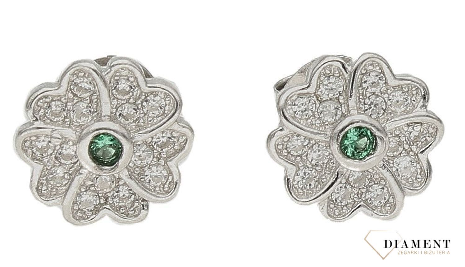 Srebrne kolczyki damskie wkrętki kwiatki z zieloną cyrkonią DIA-KLC-9573-925.  Srebrne kolczyki damskie. Srebrne kolczyki wkrętki. Srebrne kolczyki damskie, dla dziecka. Kolczyki srebrne na prezent. małe kwiatki wkrętki.jpg
