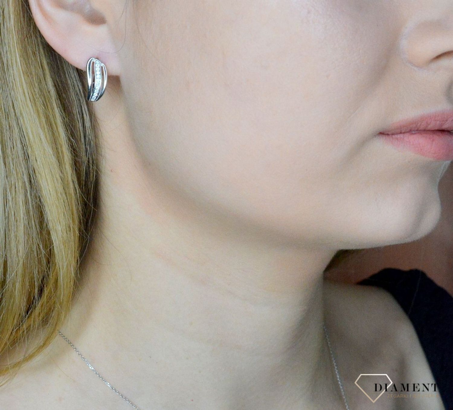 Srebrne kolczyki damskie wiszące z cyrkonią angielskie zapięcie DIA-KLC-9583-925.  Srebrne kolczyki damskie. Srebrne kolczyki zapięcie angielskie. Srebrne kolczyki damskie delikatne. Kolczyki srebrne na prezent..jpg