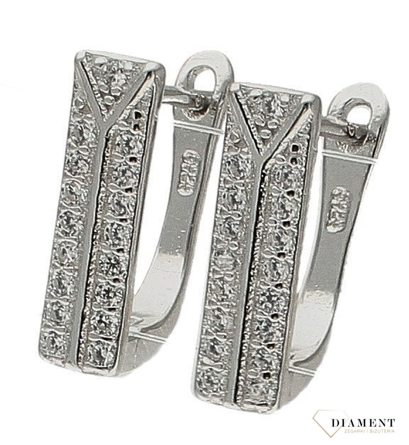 Srebrne kolczyki damskie 925 z białymi cyrkoniami angielskie zapięcie DIA-KLC-9586-925. Srebrna biżuteria. Srebrne kolczyki. Biżuteria damska. Kolczyki srebrne. Pomysł na prezent. Kolczyki z cyrkoniami..jpg