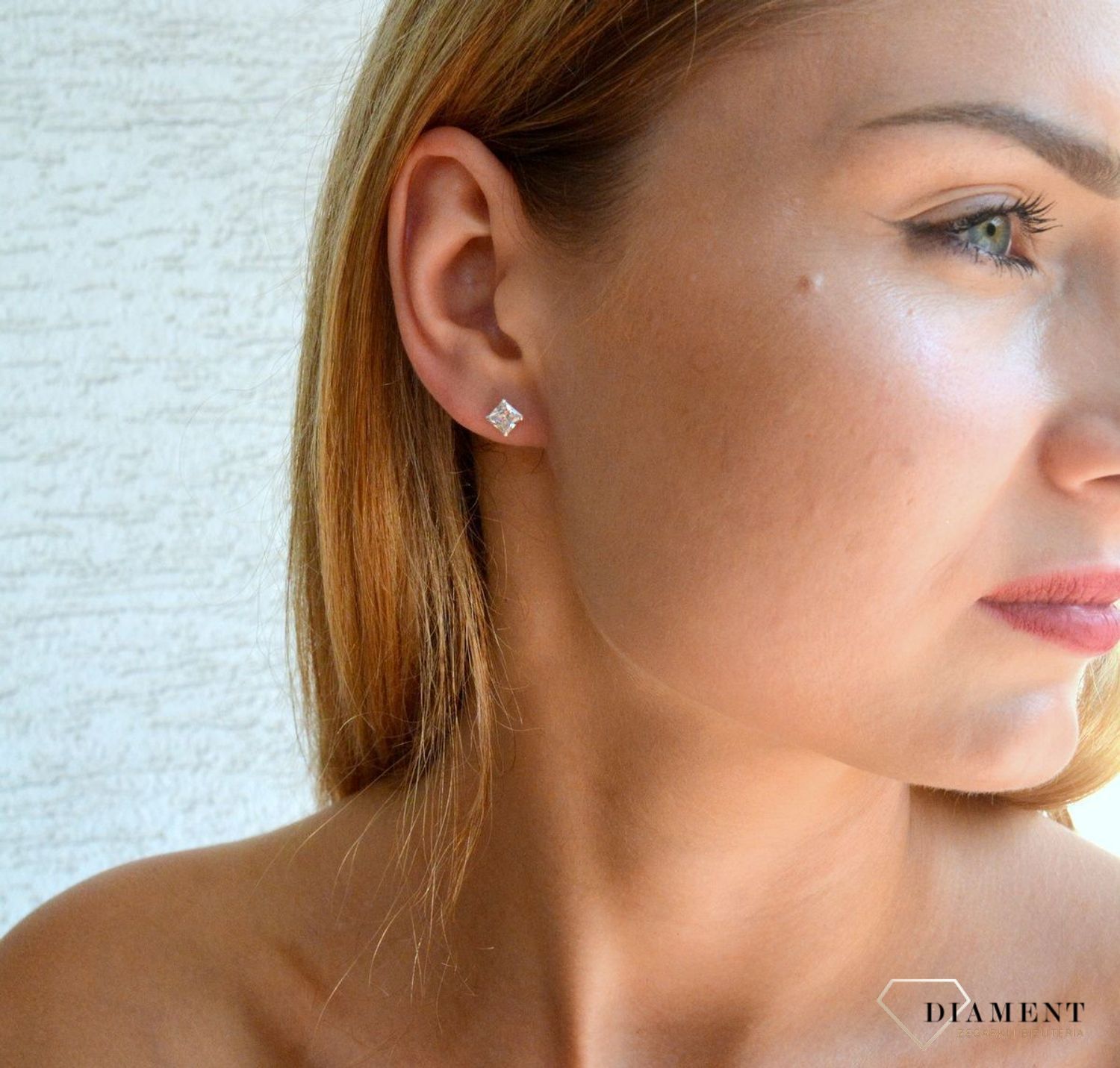 Srebrne kolczyki damskie 925 wkrętki kwadratowe białe cyrkonie DIA-KLC-9589-925. Delikatne kolczyki damskie. Kolczyki dla dziewc.jpg