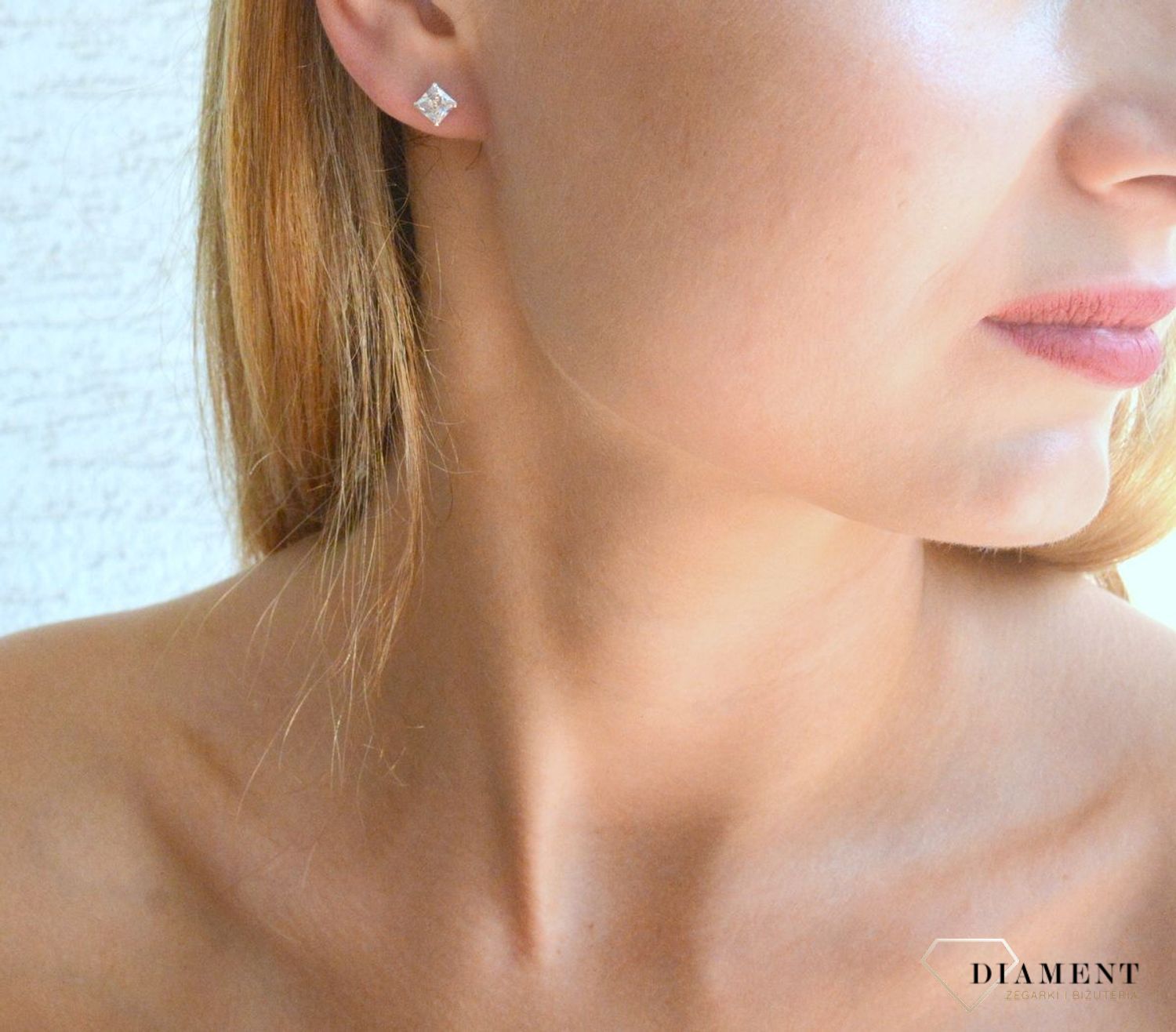 Srebrne kolczyki damskie 925 wkrętki kwadratowe białe cyrkonie DIA-KLC-9589-925. Delikatne kolczyki damskie. Kolczyki dla dziewc.jpg