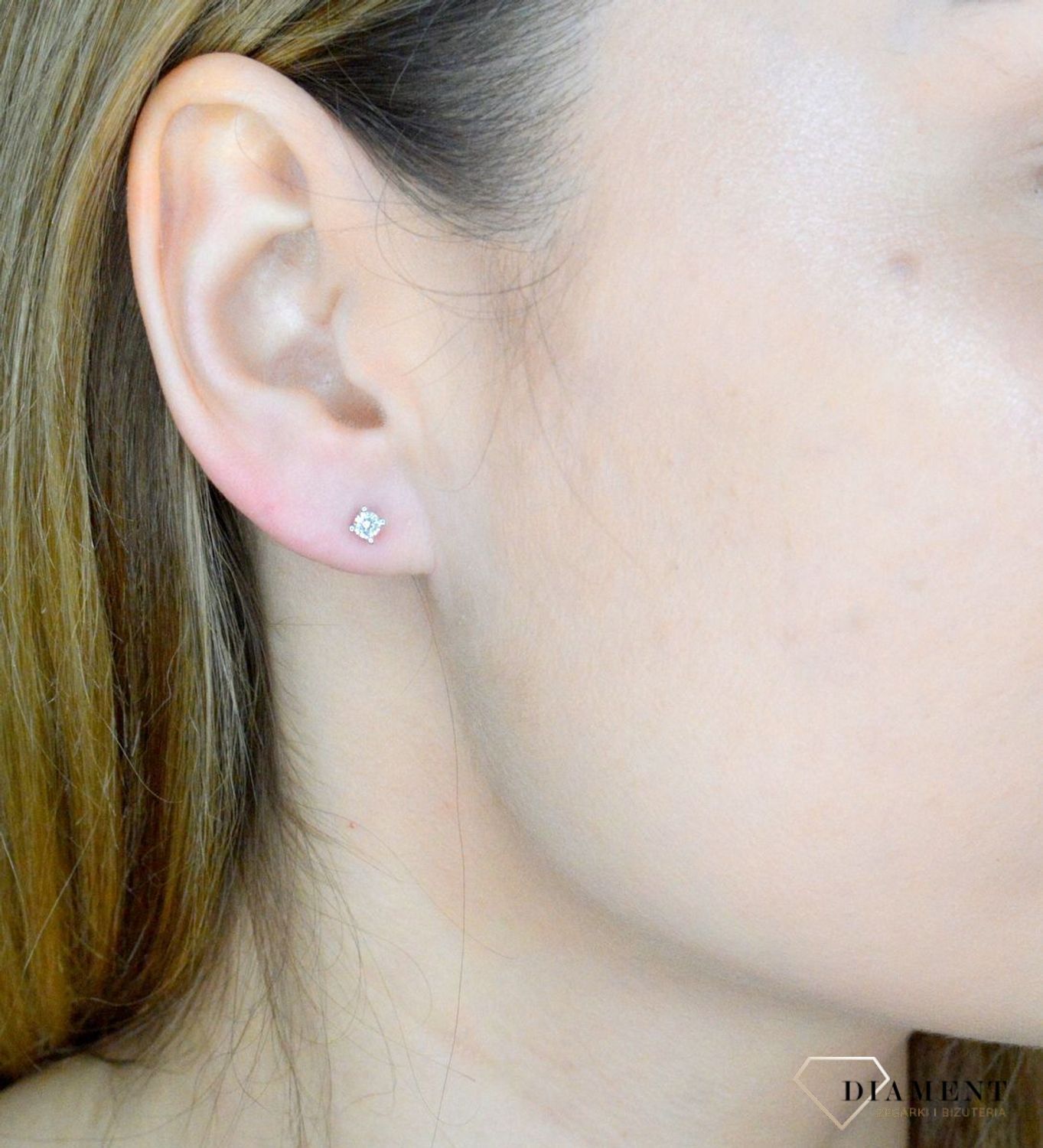 Srebrne kolczyki damskie 925 wkrętki okrągłe białe cyrkonie DIA-KLC-9600-925. Delikatne kolczyki damskie. Kolczyki dla dziewczyn.jpg