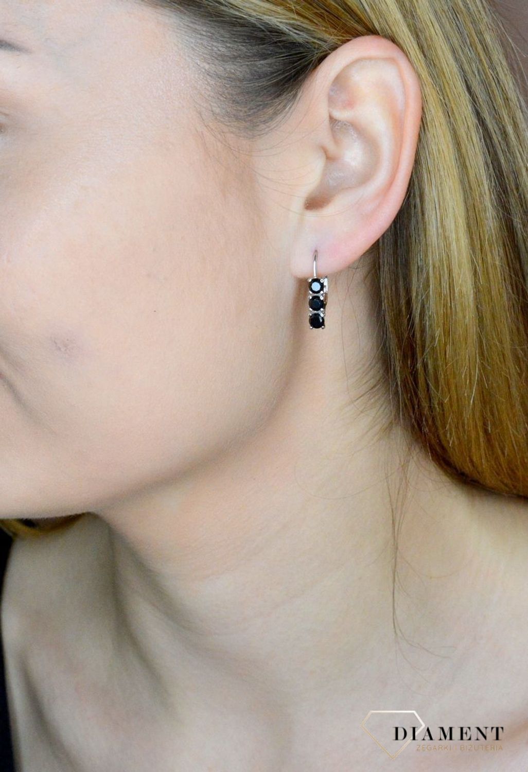 Srebrne kolczyki damskie z czarną cyrkonią angielskie zapięcie DIA-KLC-9608-CZARNE925. Srebrna biżuteria. Kolczyki damskie zapięcie angielskie. Pomysł na prezent dla kobiety. Kolczyki z czarną cyrkonią.jpg
