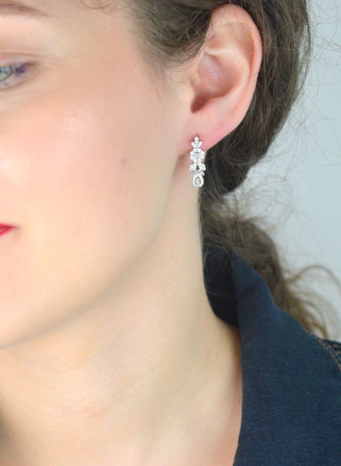 Srebrne kolczyki damskie bogato zdobione cyrkoniami DIA-KLC-9681-925. Kolczyki srebrne z cyrkoniami. Srebrne kolczyki z cyrkoniami dla kobiety. Srebrne kolczyki angielskie idealne na prezent..jpg