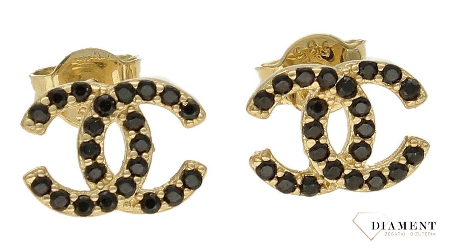 Złote kolczyki damskie wkrętki modne chanelki z czarnymi cyrkoniami 585 DIA-KLC-9689-585. Kolczyki złote chanel logo. Kolczyki chanelki. Modne wzory kolczyki złote. Złote kolczyki wkrętki z wyższej próby.1.jpg