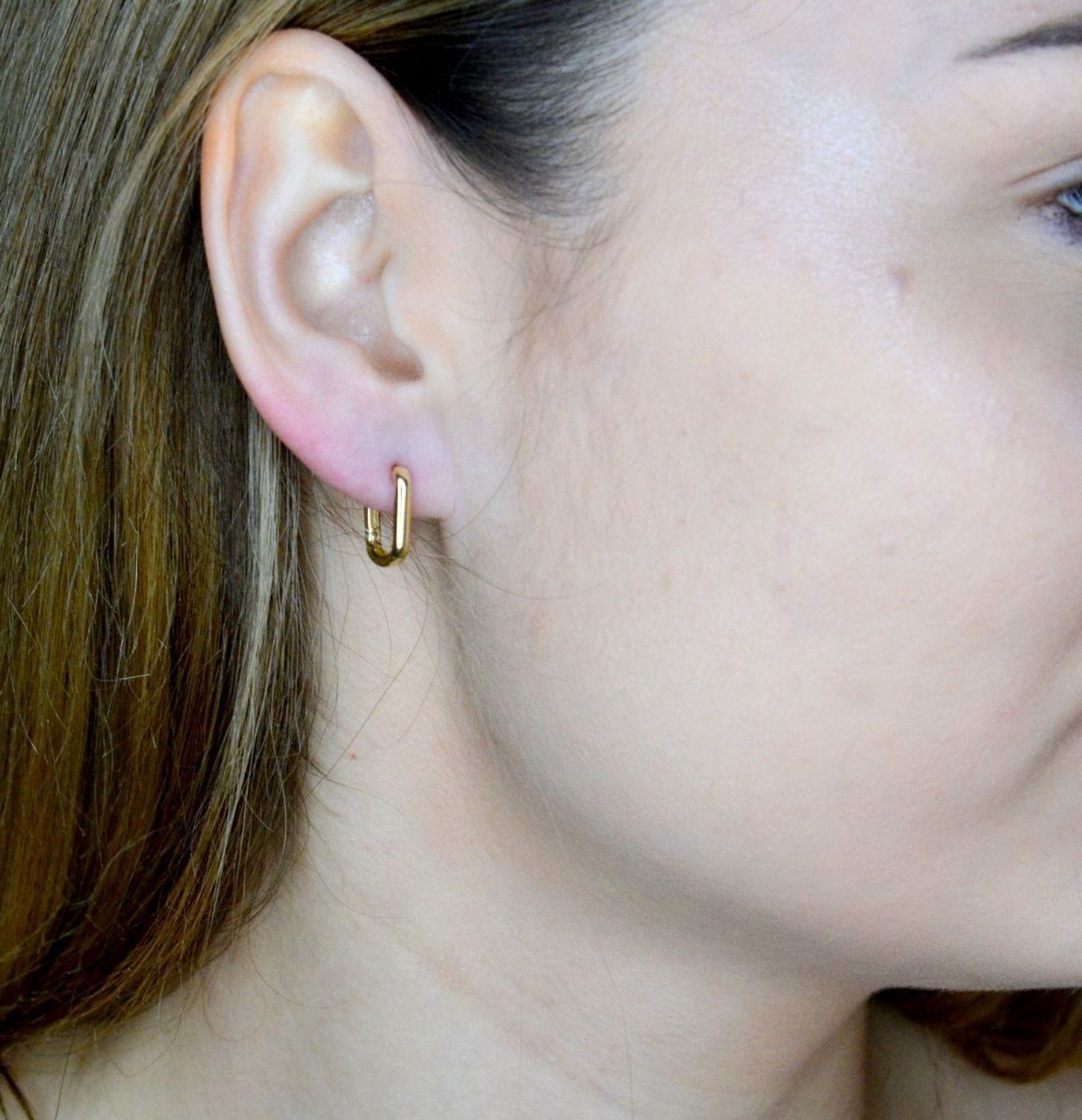 Piękne kolczyki z zapięciem na zatrzask wykonane ze złota próby 585. DIA-KLC-9734-585.jpg