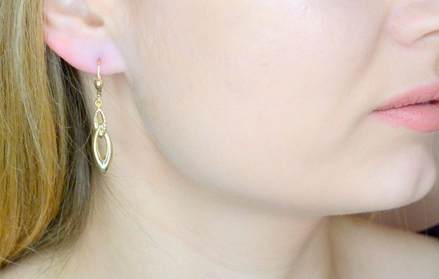 Złote kolczyki damskie 585 wiszące podłużne elementy DIA-KLC-9754-585.jpg