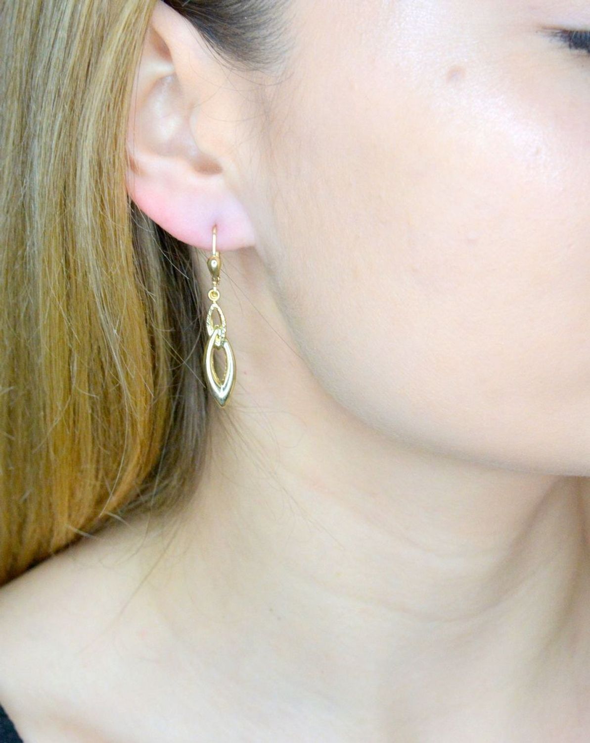 Złote kolczyki damskie 585 wiszące podłużne elementy DIA-KLC-9754-585.jpg