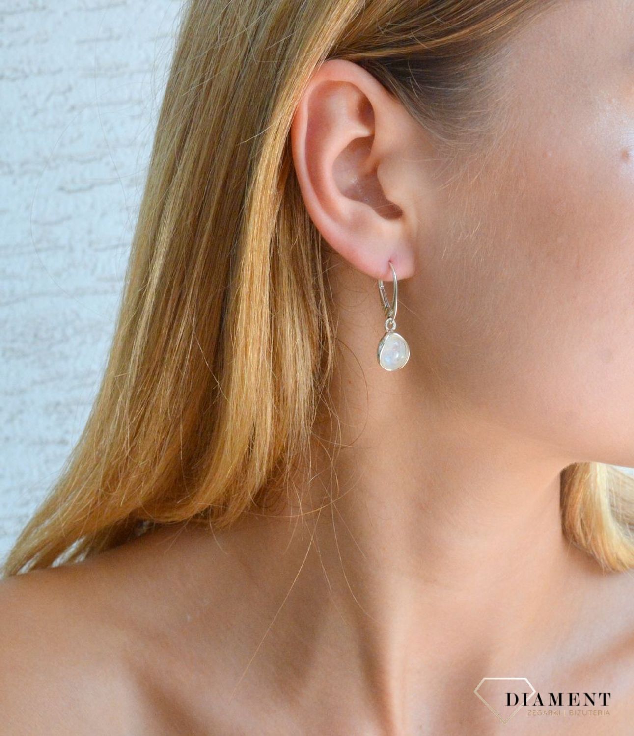 Srebrne kolczyki damskie wiszące z kamieniem księżycowym DIA-KLC-9805-925. Srebrne kolczyki damskie. Srebrne kolczyki wiszące. Kolczyki srebrne z kamieniem. Kolczyki z kamieniem księżycowym..jpg