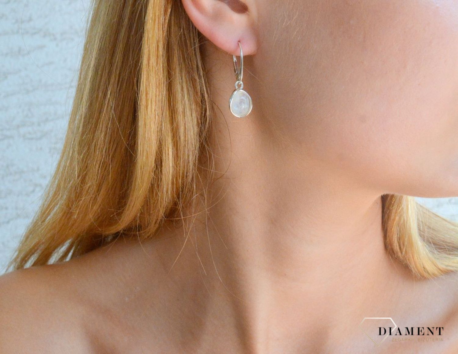 Srebrne kolczyki damskie wiszące z kamieniem księżycowym DIA-KLC-9805-925. Srebrne kolczyki damskie. Srebrne kolczyki wiszące. Kolczyki srebrne z kamieniem. Kolczyki z kamieniem księżycowym..jpg