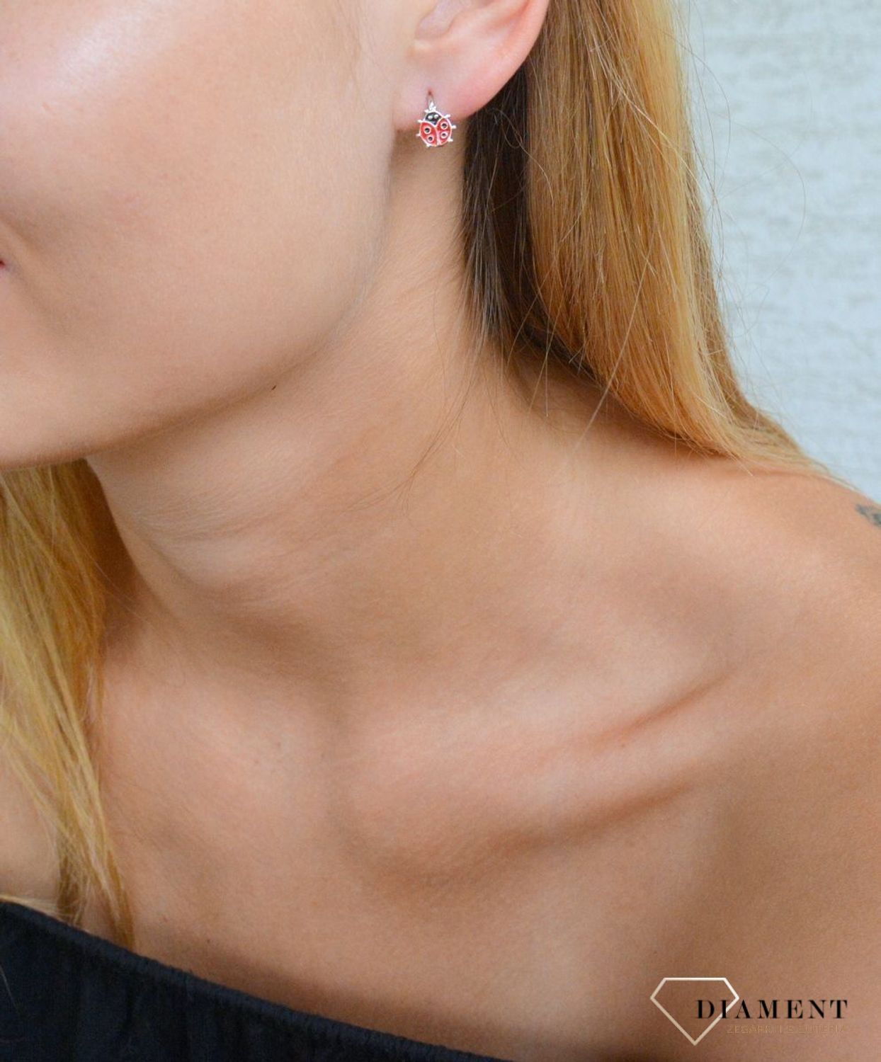 Srebrne kolczyki dla dziewczynki 'Biedronki' DIA-KLC-9822-925. Kolczyki to świetny upominek na prezent, który możesz sprawić dla siebie lub podarować bliskiej osobie. Kolczyki biedronki. Idealne kolczyki dla dziewczynki..jpg