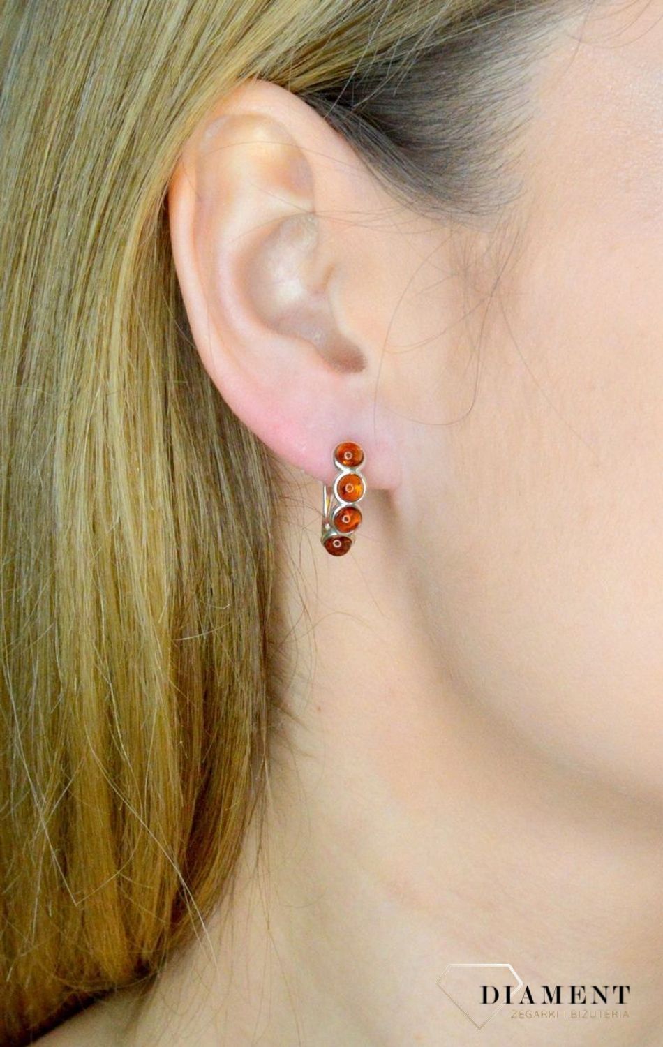 Srebrne kolczyki wiszące z koniakowym bursztynem bałtyckim DIA-KLC-9863-925.jpg