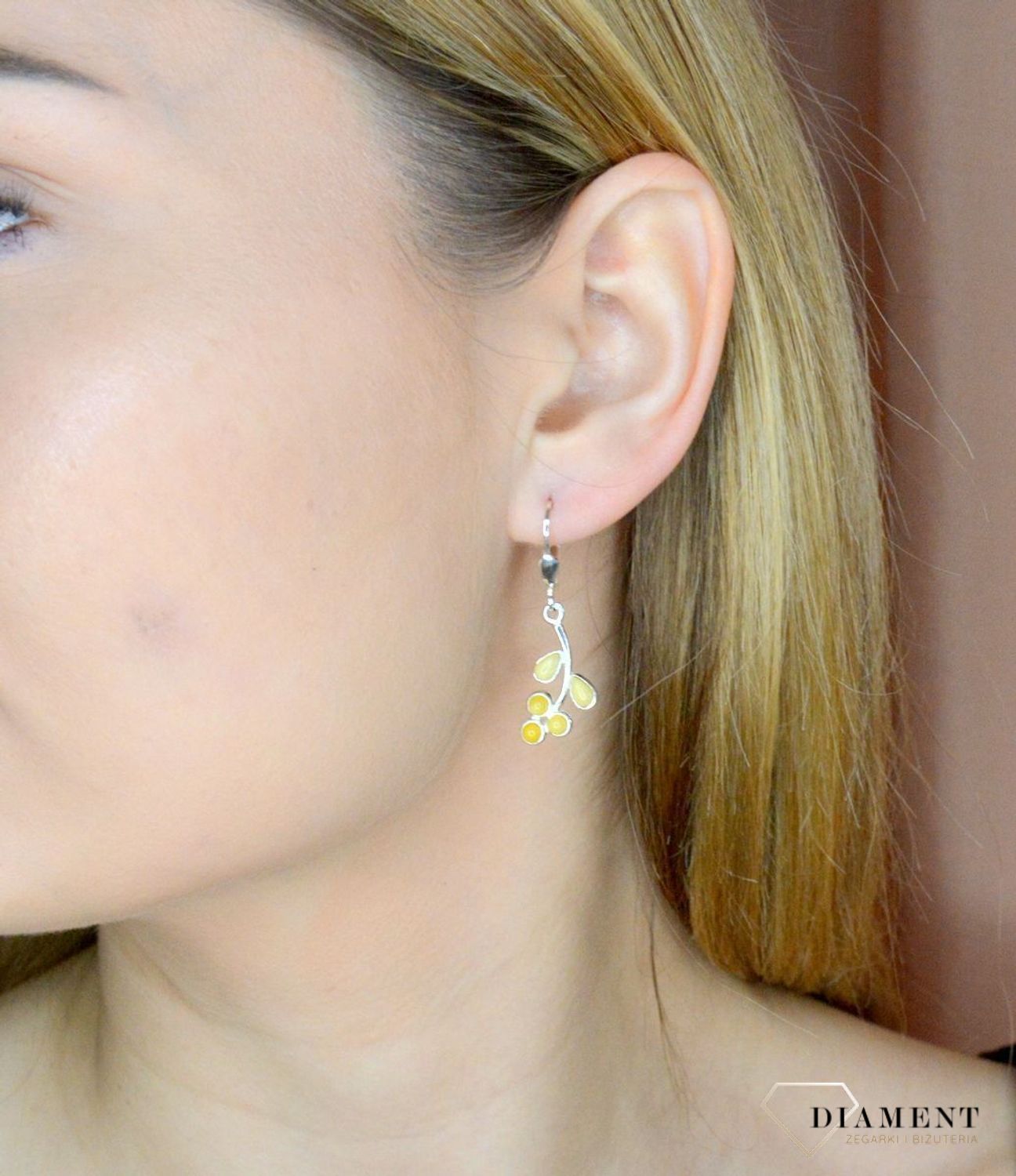Srebrne kolczyki delikatne wiszące z mlecznym bursztynem DIA-KLC-9895-925.jpg
