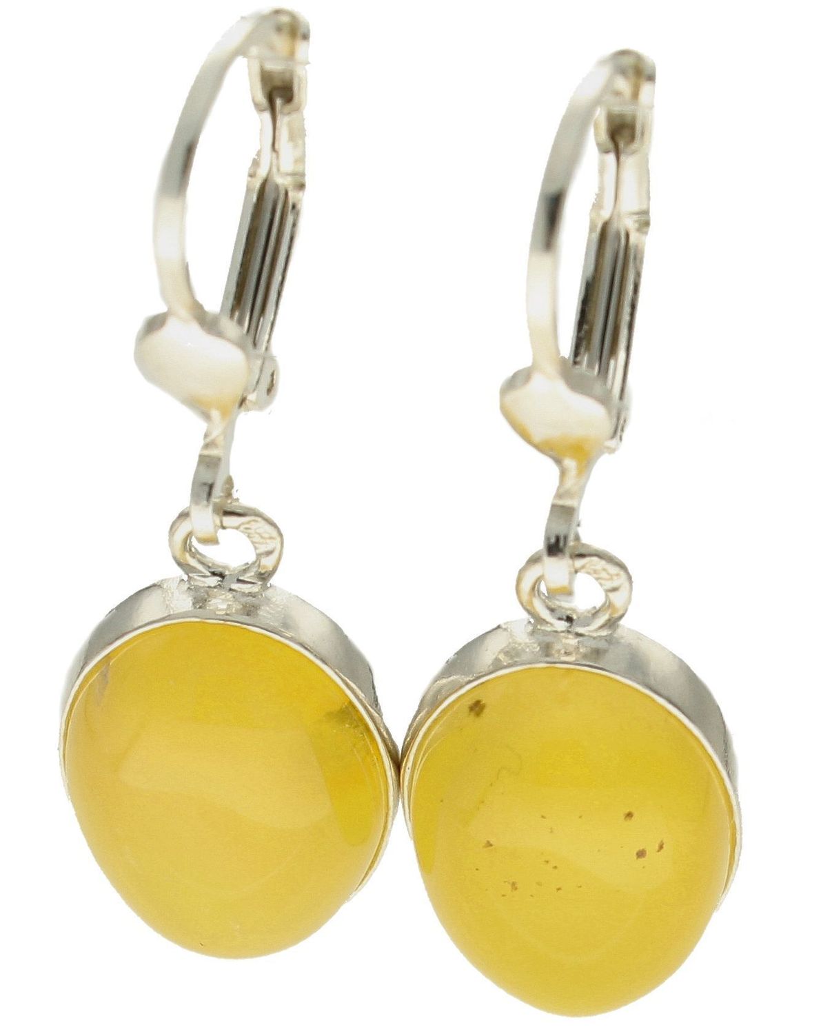 Srebrne kolczyki 925 wiszące z mlecznym bursztynem o owalnym kształcie DIA-KLC-9898-925. Srebrne kolczyki damskie. Kolczyki damskie wiszące z kamieniem. Kolczyki srebrne damskie idealne na prezent. Kolczyki z bursztynem bałtyc.jpg