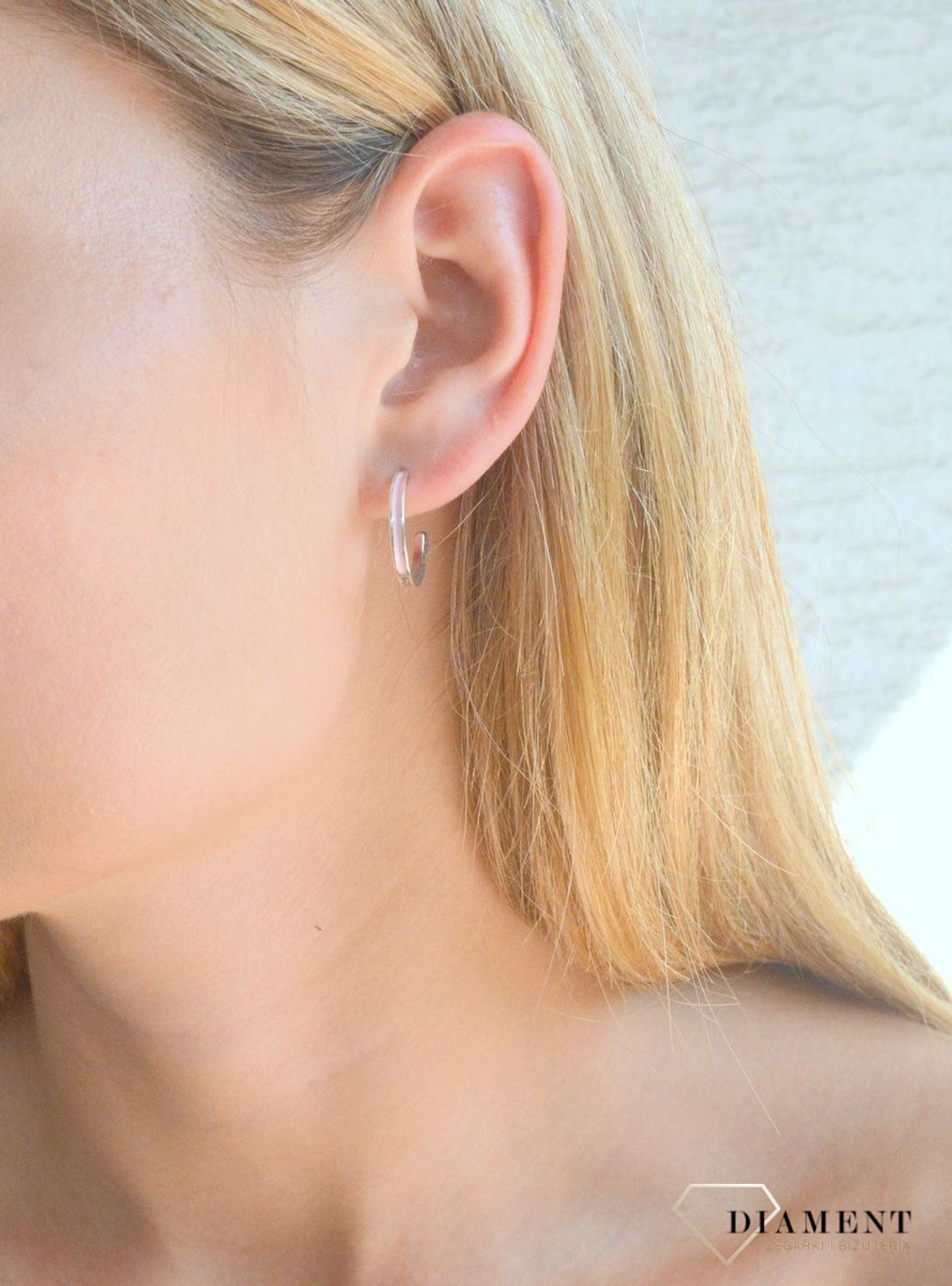 Srebrne kolczyki damskie okrągłe z różową emalią wkrętki DIA-KLC-9991-925. Srebrne kolczyki wkrętki. Srebrne kolczyki z różową emalią. Kolczyki srebrne idealne na prezent dla kobiety (1).jpg