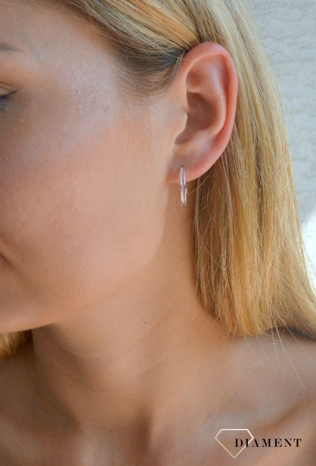 Srebrne kolczyki damskie okrągłe z różową emalią wkrętki DIA-KLC-9991-925. Srebrne kolczyki wkrętki. Srebrne kolczyki z różową emalią. Kolczyki srebrne idealne na prezent dla kobiety (1).jpg