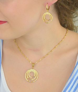 Srebrne kolczyki wiszące pozłacane kółka z cyrkoniami DIA-KLC-9992-925. Kolczyki srebrne z cyrkoniami podwójne kółka pozłacane. Kolczyki srebrne z wygodnym zapięciem na bigiel. Kolczyki wykonane z najwyższej jakości sreb (3).JPG