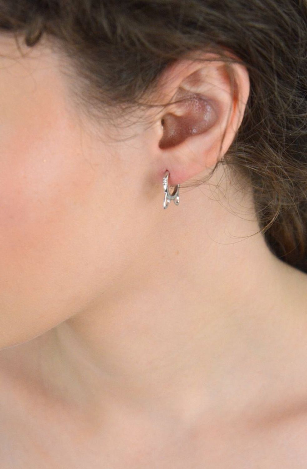 Kolczyki srebrne kółeczka uszy kota próba 925, DIA-KLC-AE22833-925 Z nutą uroku i szczyptą fantazji – kolczyki srebrne kółeczka z uszami kota,1.jpg