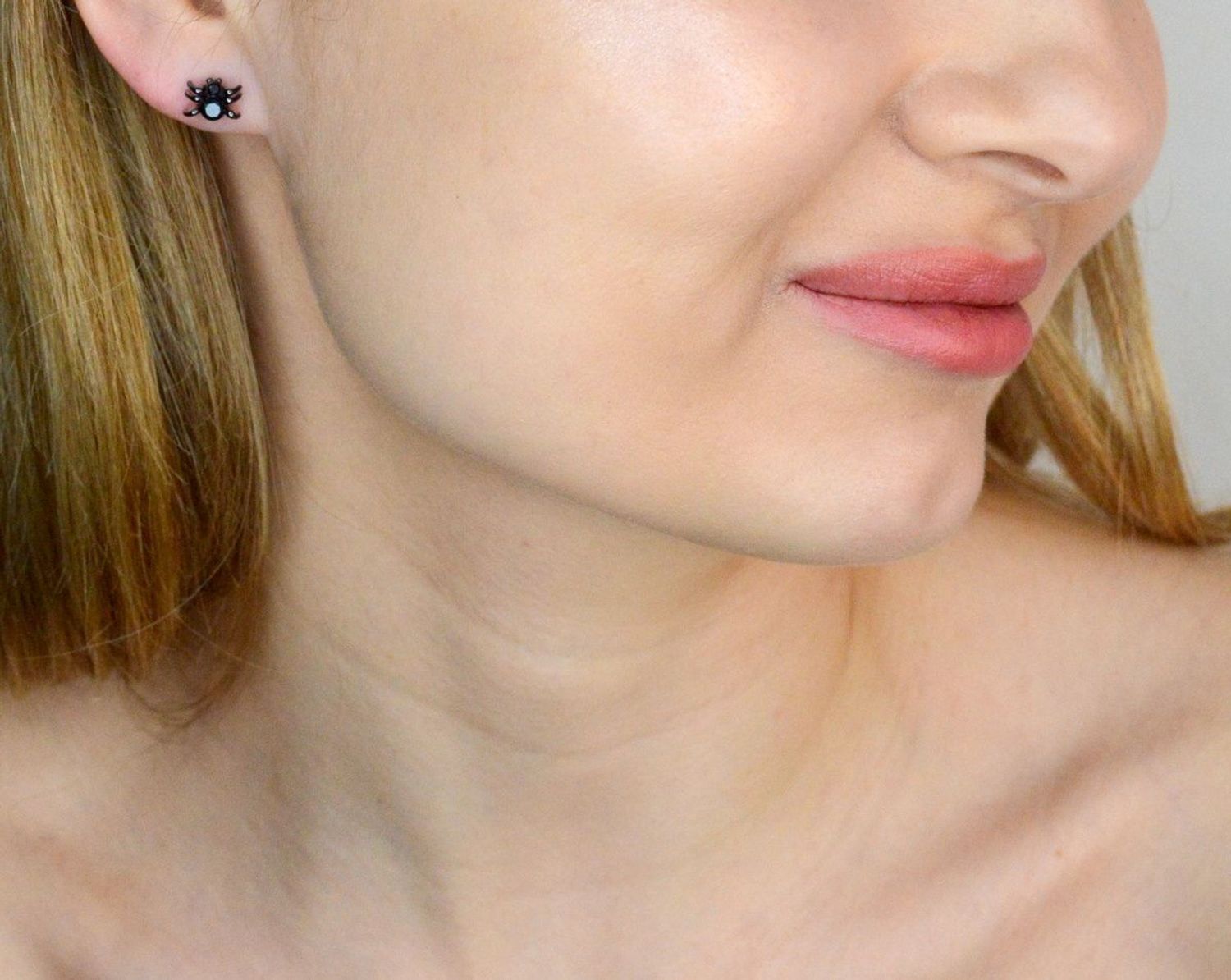 Srebrne kolczyki 925 czarne pająki wkrętki DIA-KLC-AE22875-925. Srebrne kolczyki damskie. Kolczyki srebrne wkrętki. Kolczyki srebrne czarne pająki. Kolczyki srebrne oksydowane. Srebrne kolczyki pająki. Kolczyki wkrętki na prezent..jpg