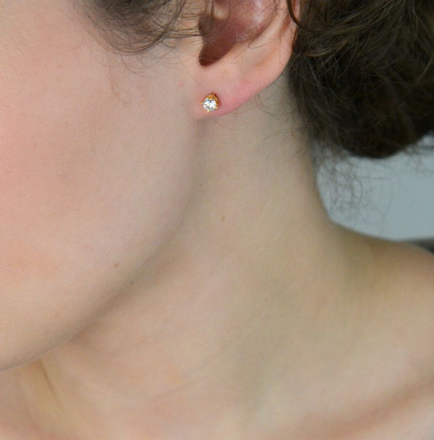 Pozłacane srebrne kolczyki z błyszczącą cyrkonią – kolczyki damskie 925 na sztyft.jpg