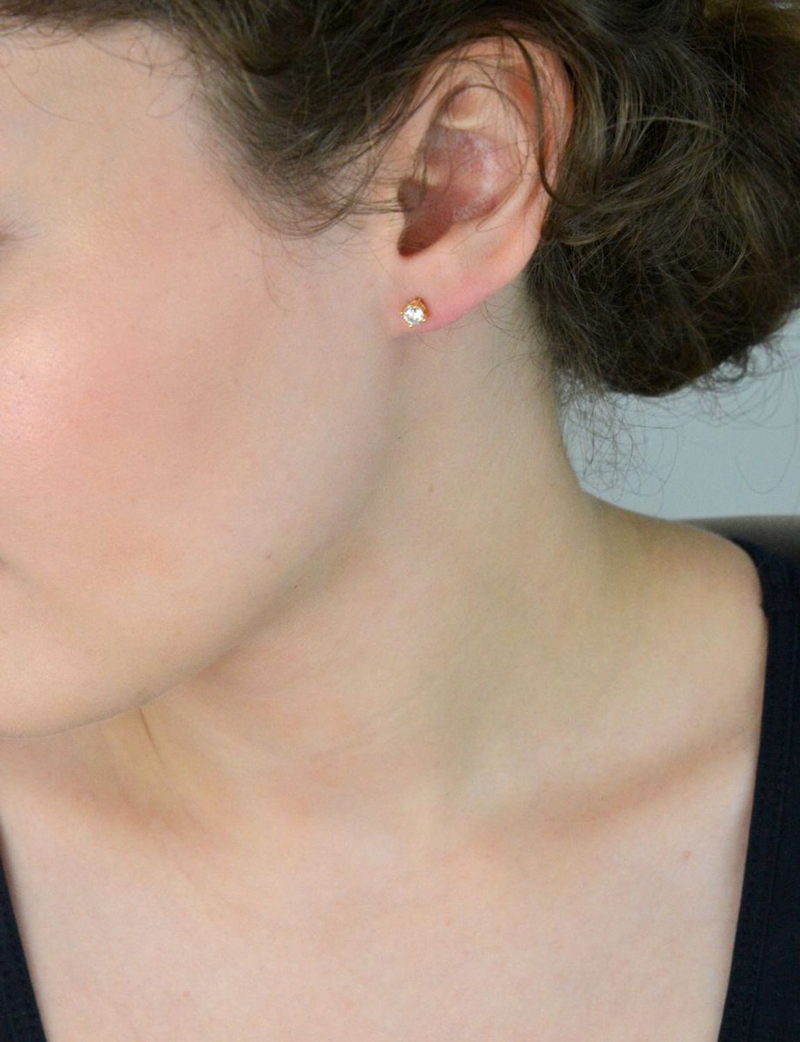 Pozłacane srebrne kolczyki z błyszczącą cyrkonią – kolczyki damskie 925 na sztyft.jpg