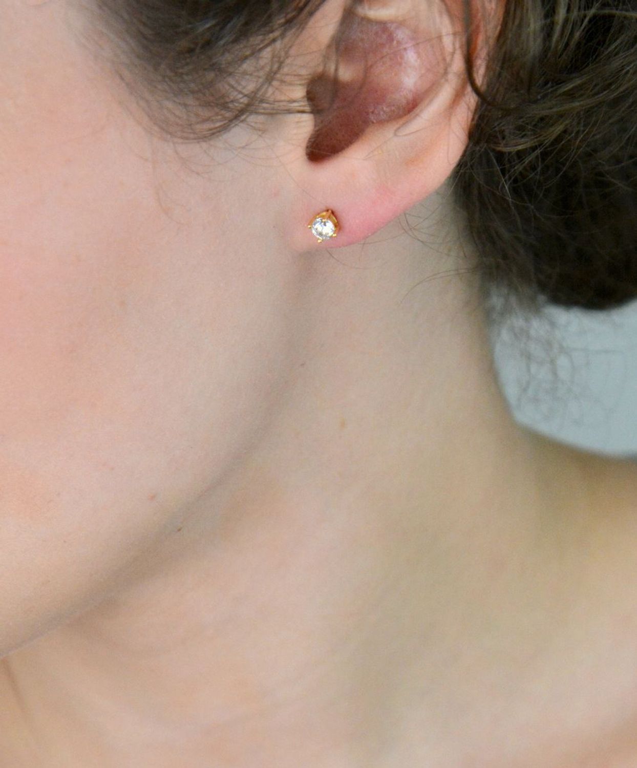 Pozłacane srebrne kolczyki z błyszczącą cyrkonią – kolczyki damskie 925 na sztyft.jpg