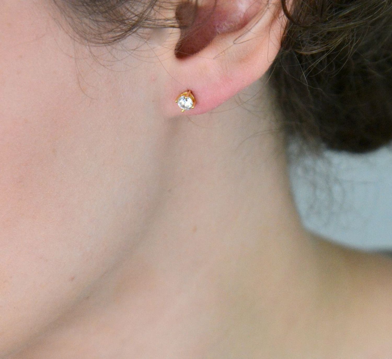 Pozłacane srebrne kolczyki z błyszczącą cyrkonią – kolczyki damskie 925 na sztyft.jpg