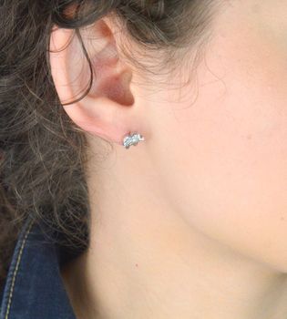 Srebrne kolczyki na wkrętki 925 słoniki DIA-KLC-AE6545RH-925 💎 Srebrne kolczyki na wkrętki w formie połączonych gwiazdek. 💎 Kolczyki z wygodnym zapięciem na sztyft 💎 Kolczyki wykonane z najwyższej jakości srebra próby (2).JPG