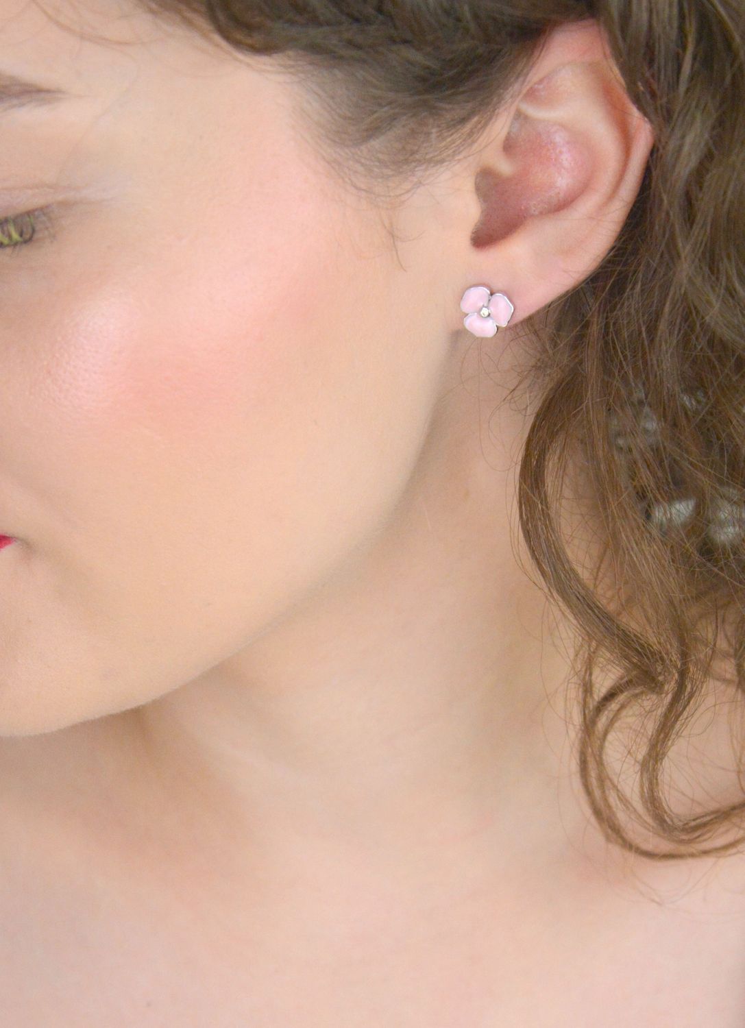 Kolczyki na wkrętki 'Różowe Kwiatki z emalią' DIA-KLC-ALDEM0084KSZTRH-925.png